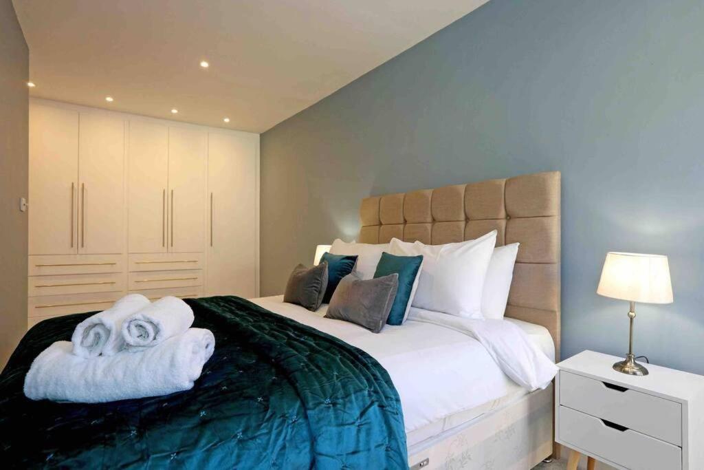 Сasa de vacaciones 3bed Townhouse Earls Court Old Manor Londres