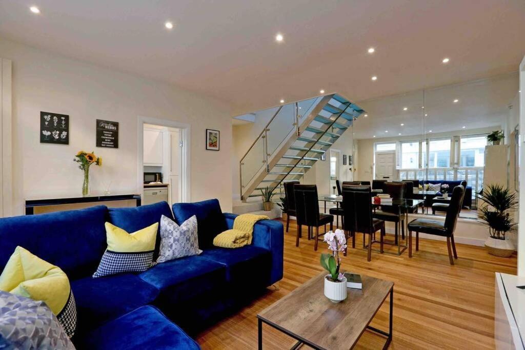 Сasa de vacaciones 3bed Townhouse Earls Court Old Manor Londres