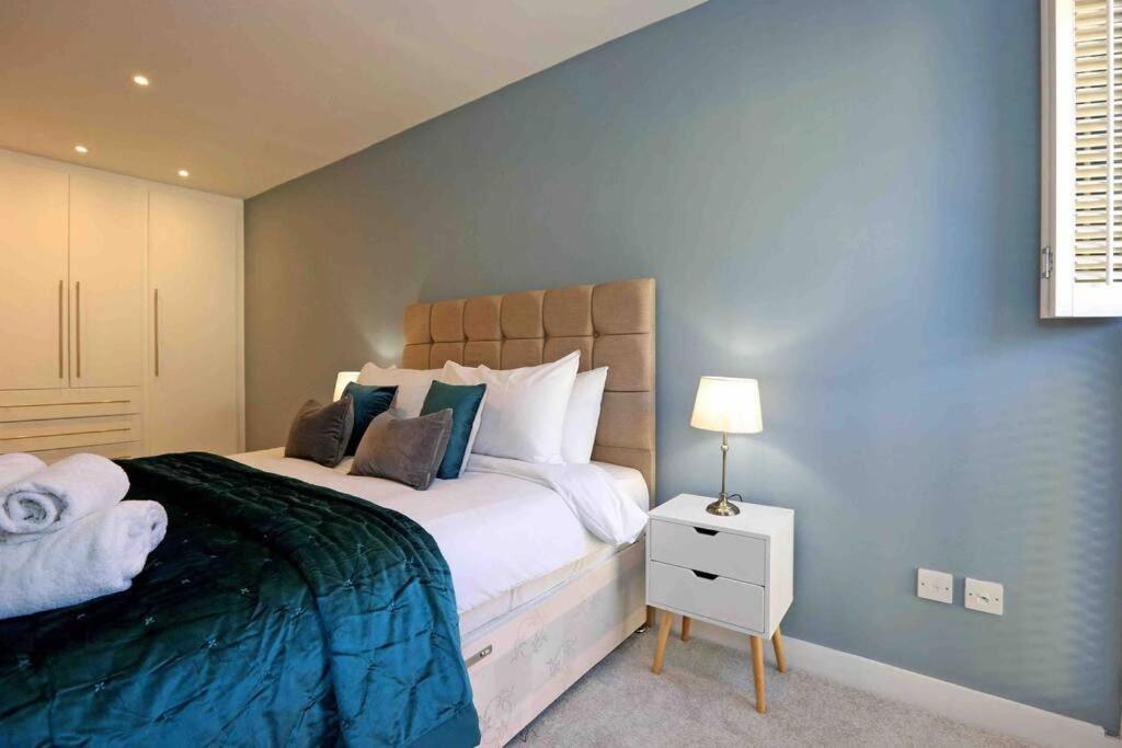 Сasa de vacaciones 3bed Townhouse Earls Court Old Manor Londres