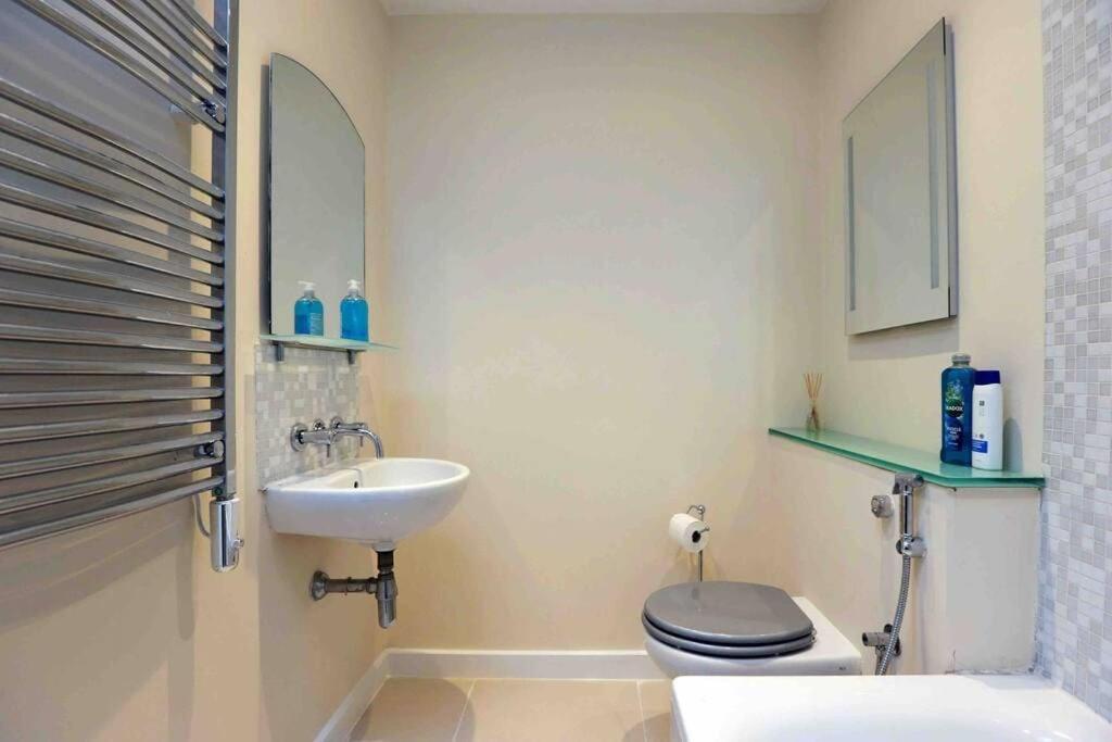 3bed Townhouse Earls Court Old Manor Сasa de vacaciones Londres
