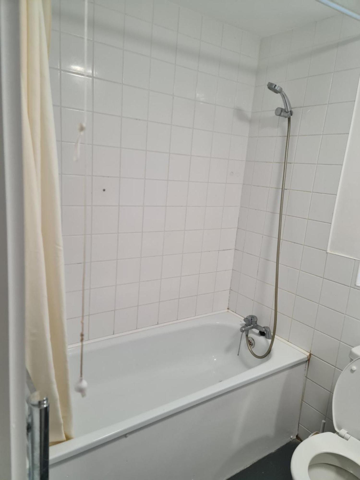 Homestay Lascelles House - A Few Mins To Us Embassy, Battersea Power Station & *