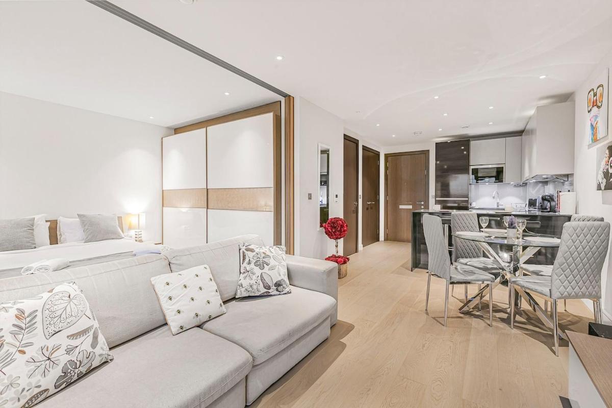 Chic Manhattan Retreat Apartment London