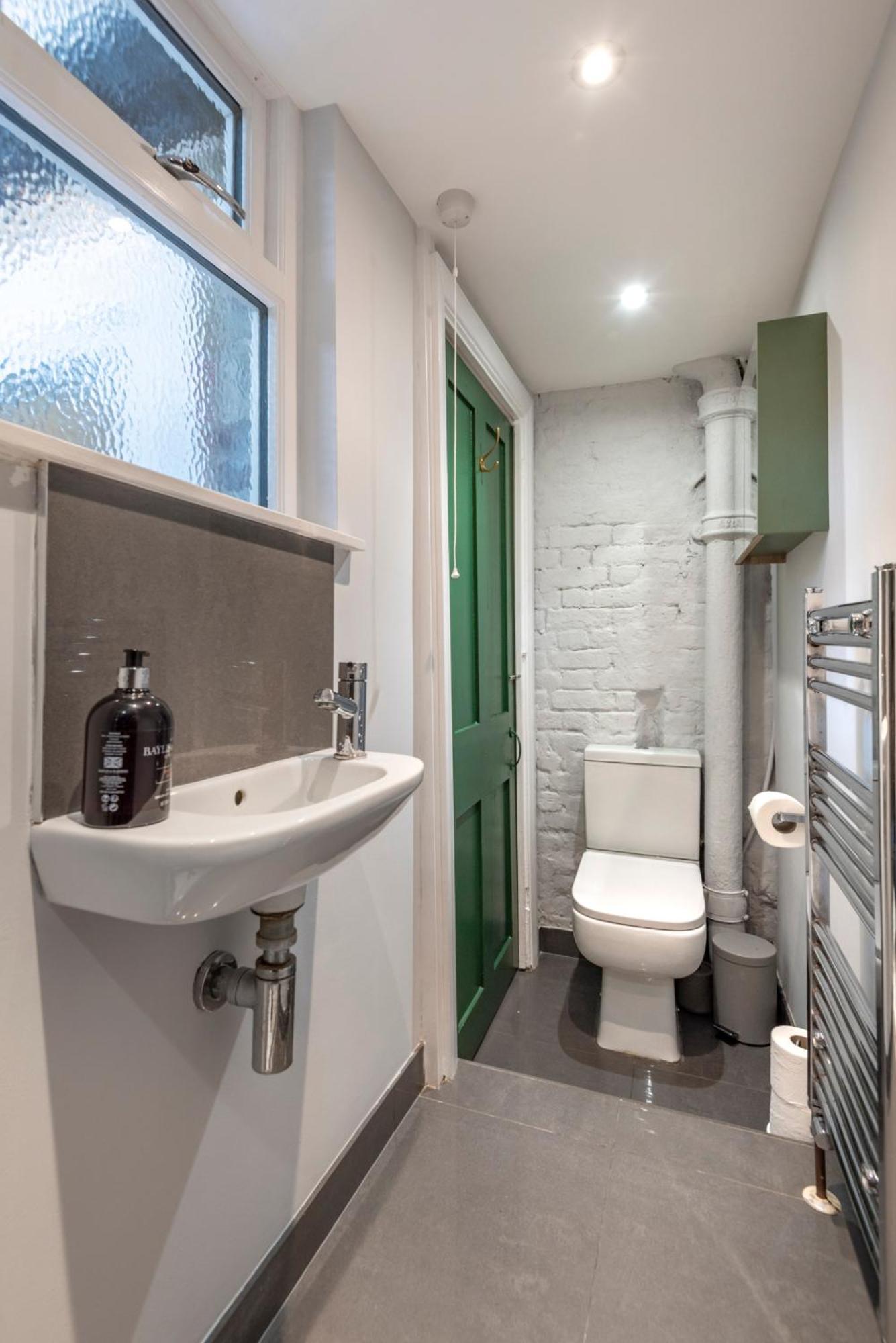 Chic 1-bed Garden Flat, London, Convenient For Tower Bridge, Great Public Transport Apartment London