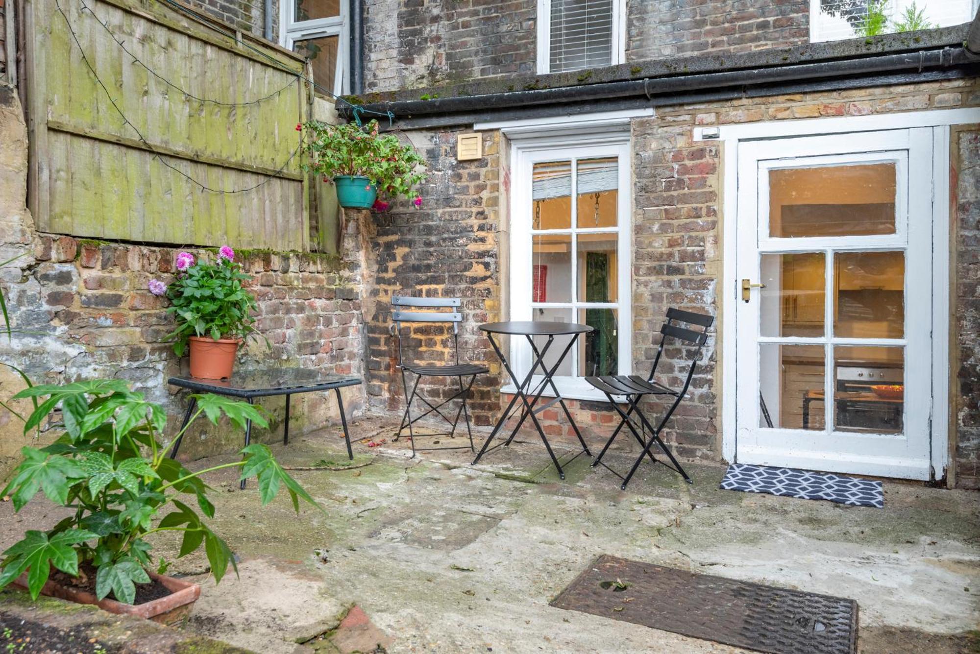 Apartment Chic 1-bed Garden Flat, London, Convenient For Tower Bridge, Great Public Transport *