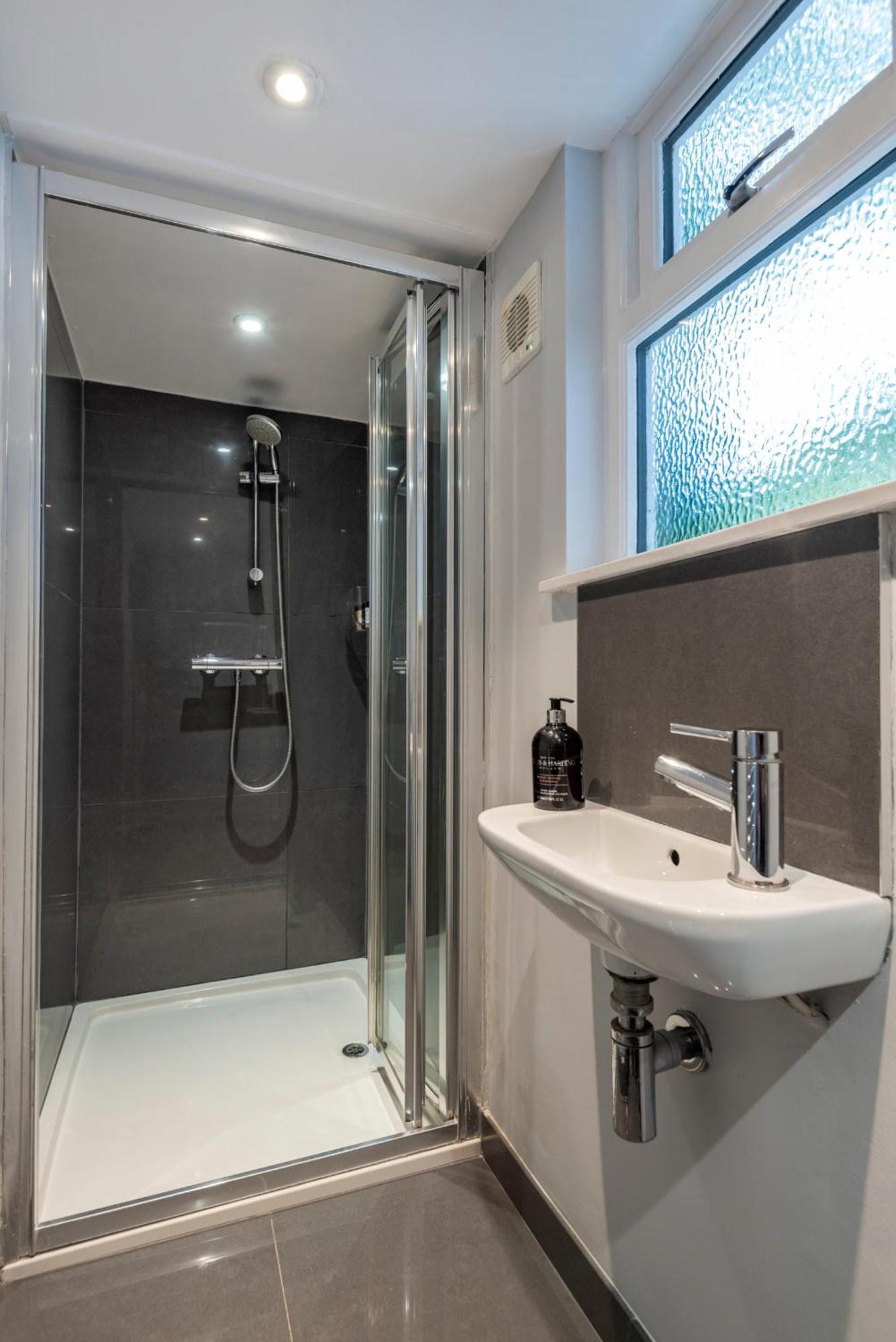 Apartment Chic 1-bed Garden Flat, London, Convenient For Tower Bridge, Great Public Transport London