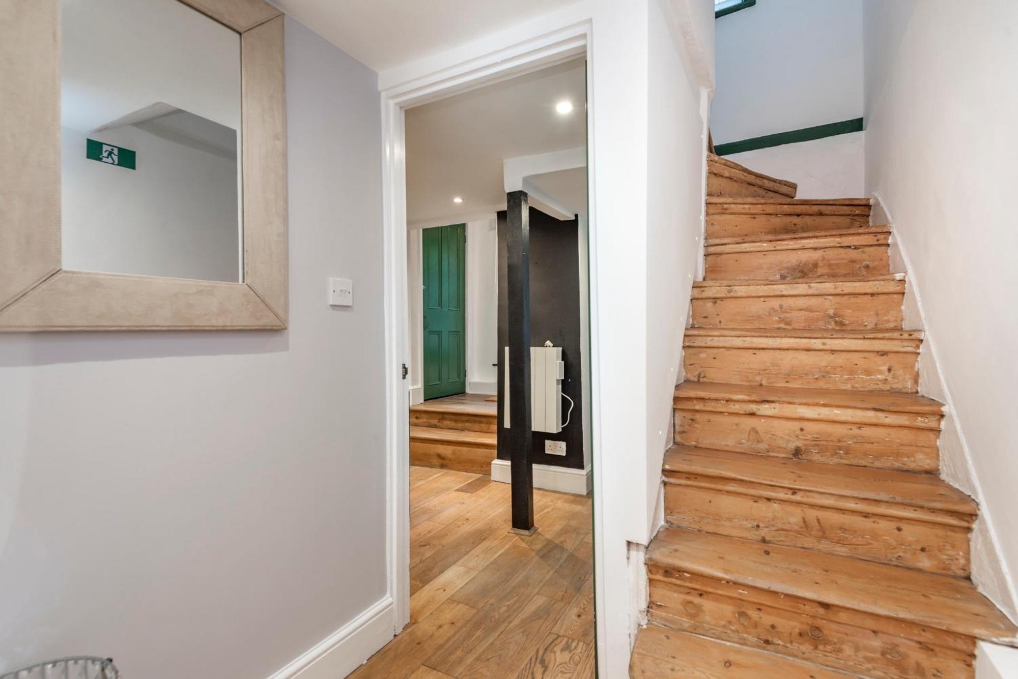 Chic 1-bed Garden Flat, London, Convenient For Tower Bridge, Great Public Transport London