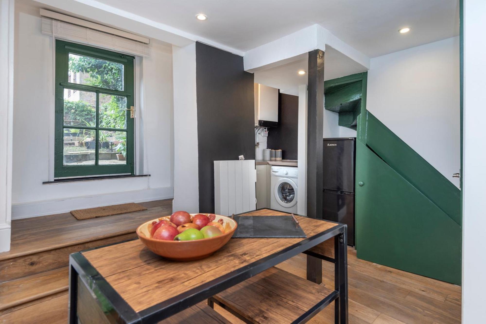 Apartment Chic 1-bed Garden Flat, London, Convenient For Tower Bridge, Great Public Transport *