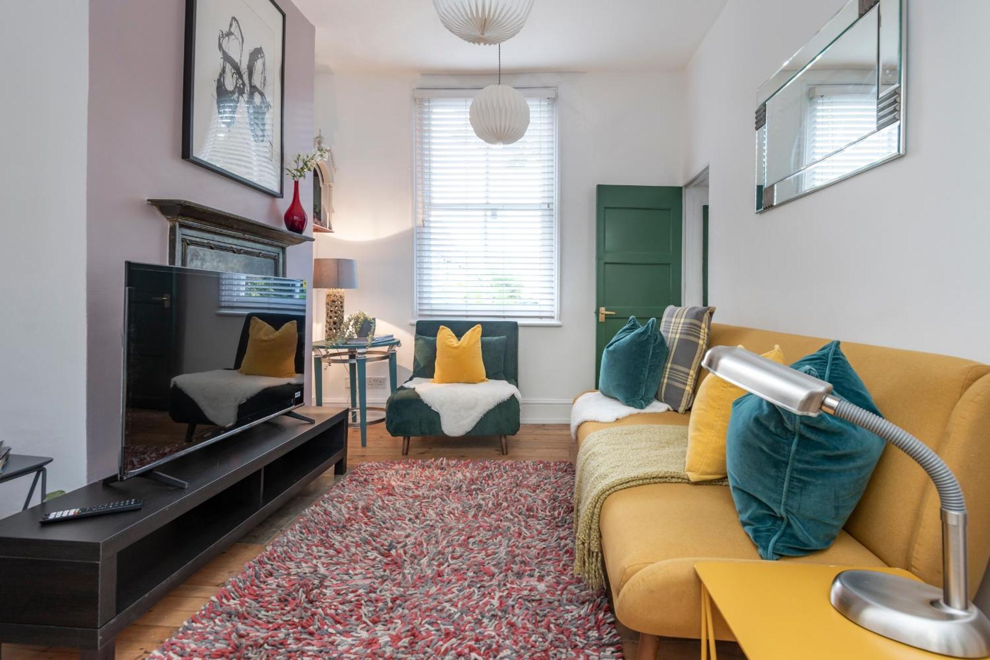 Chic 1-bed Garden Flat, London, Convenient For Tower Bridge, Great Public Transport Apartment London