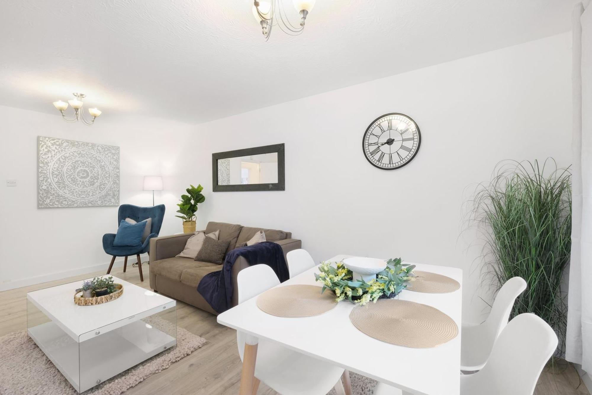 Apartment Charming 2-bedroom, 1-bathroom In Transom Square London