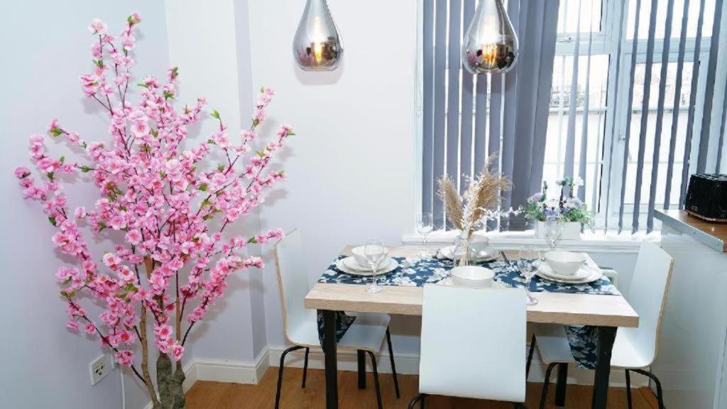 Edgware Road Beautiful Family Apartment London