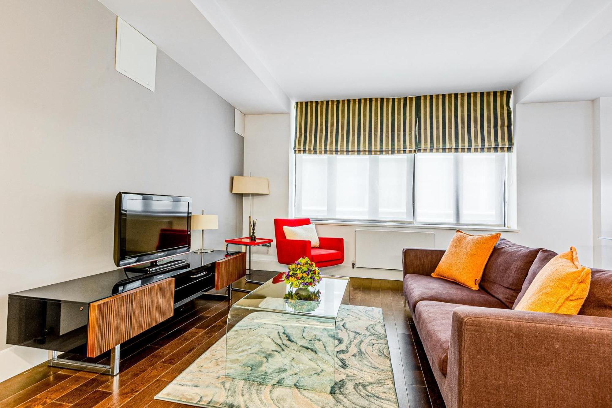 Stunning Serviced Apartments, Steps From Monument Station London