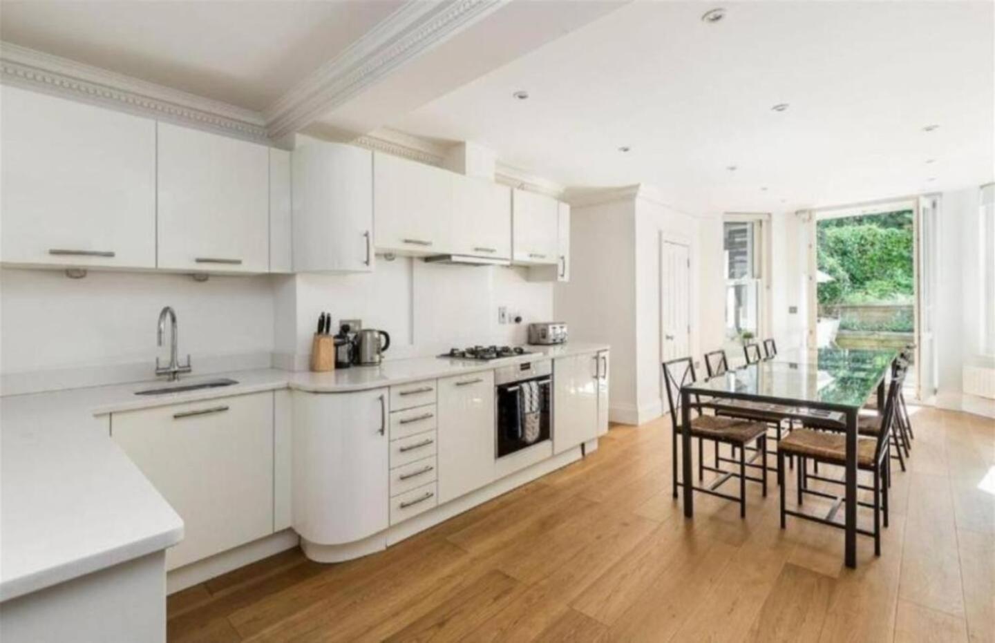 Niru Experience Luxury Boutique Garden 2bd 2ba Apartment *