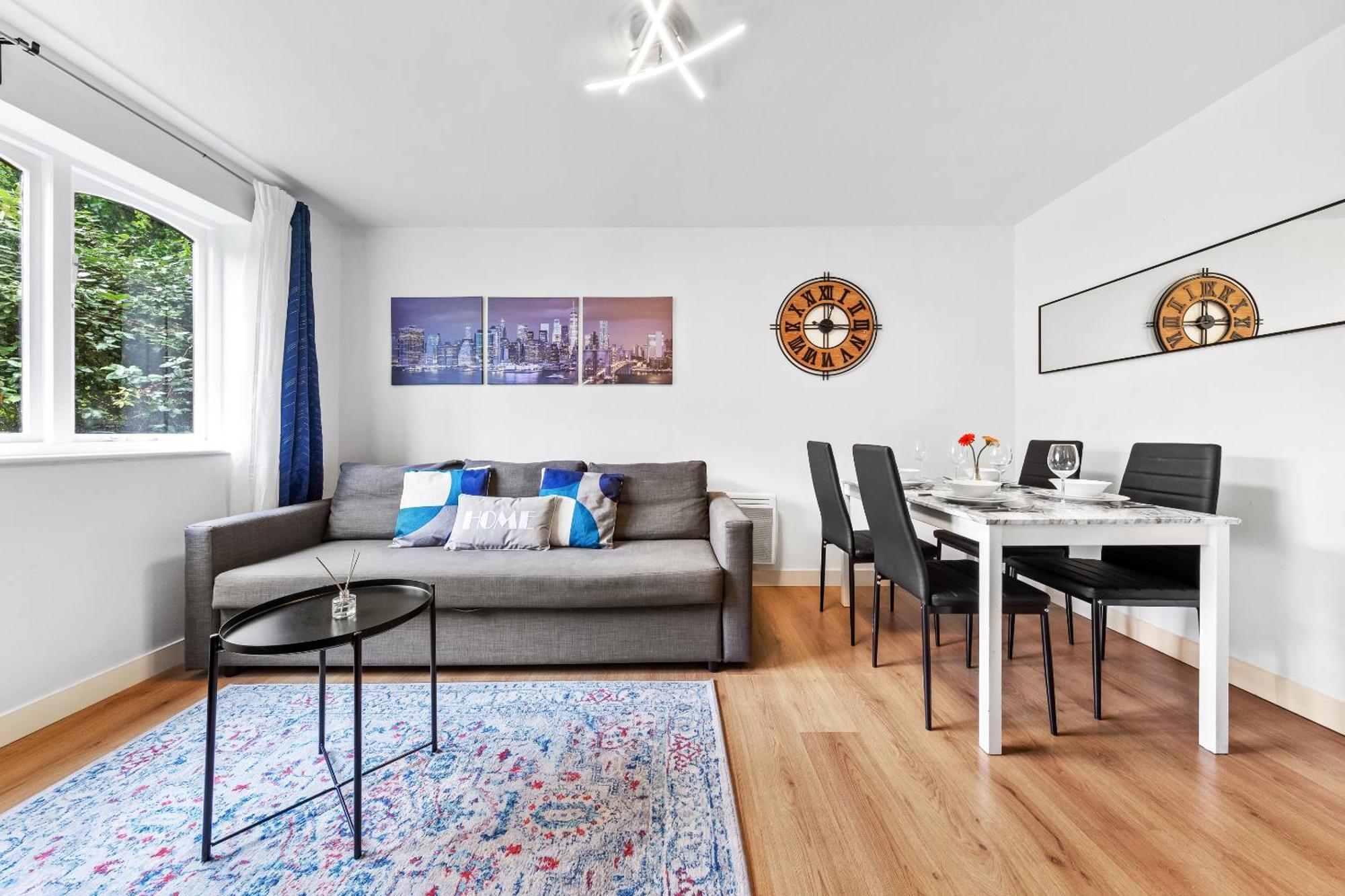 Centre Fbs Spacious Flat * London