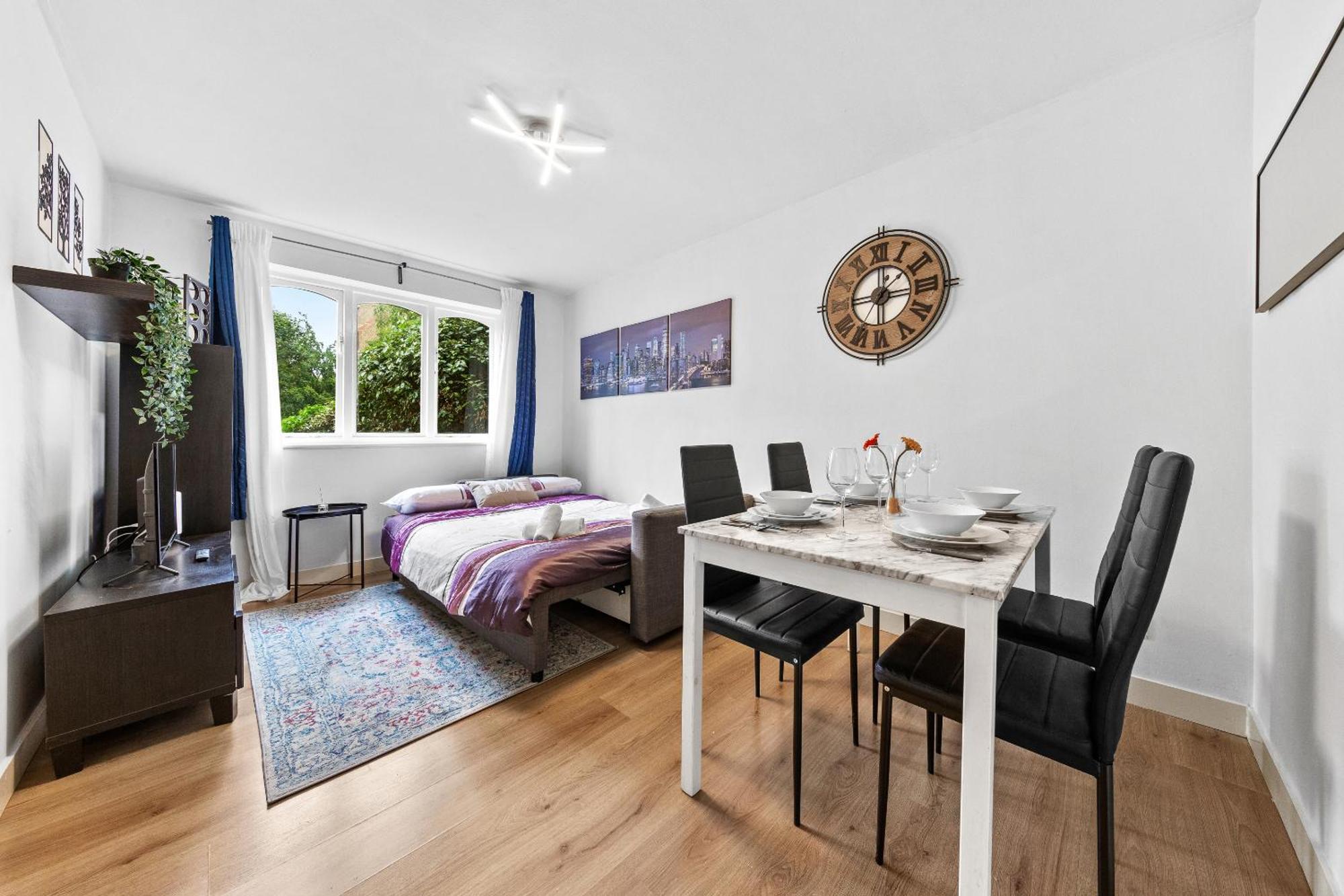 Centre Fbs Spacious Flat Apartment