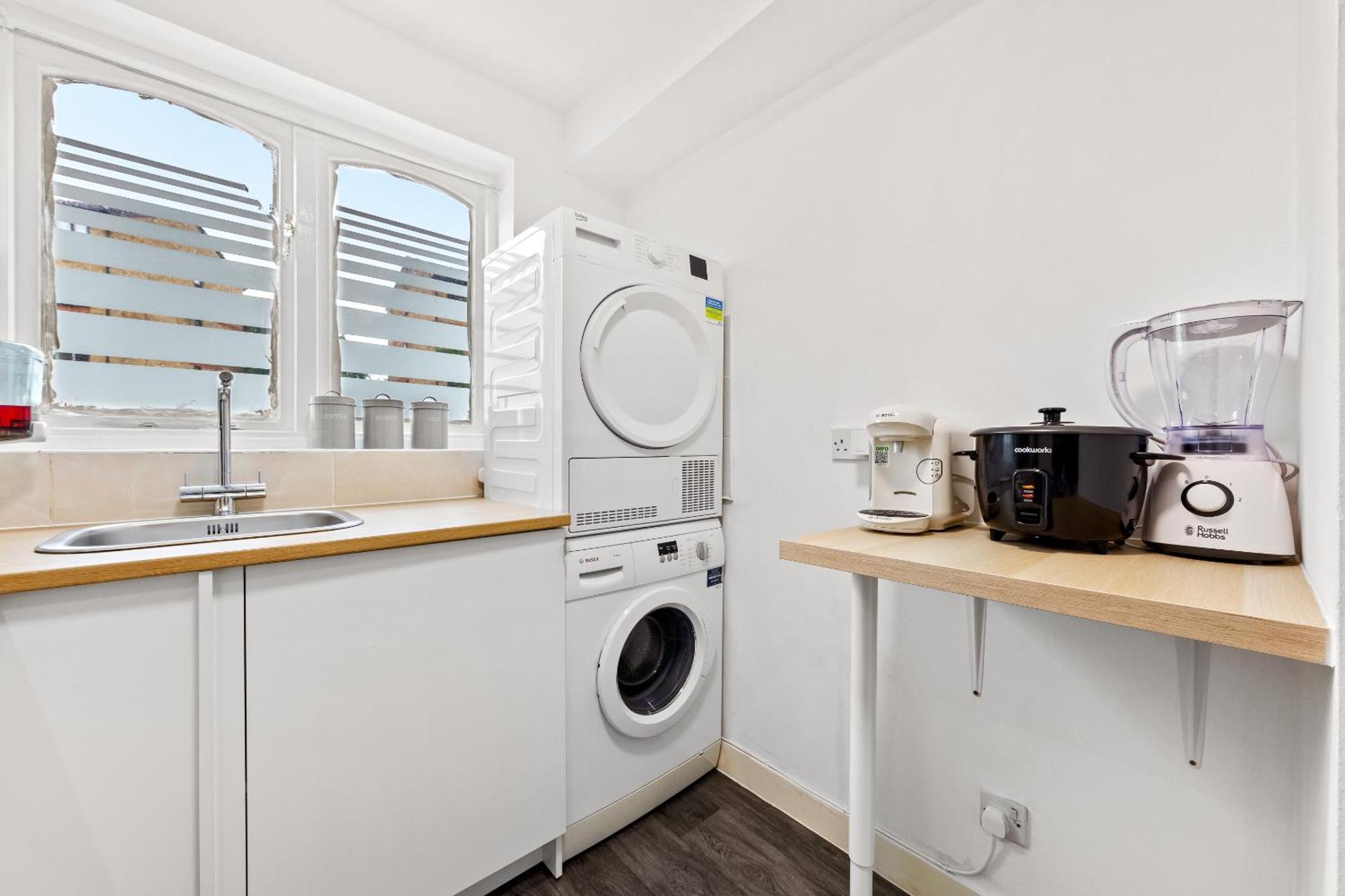 Apartment Centre Fbs Spacious Flat London