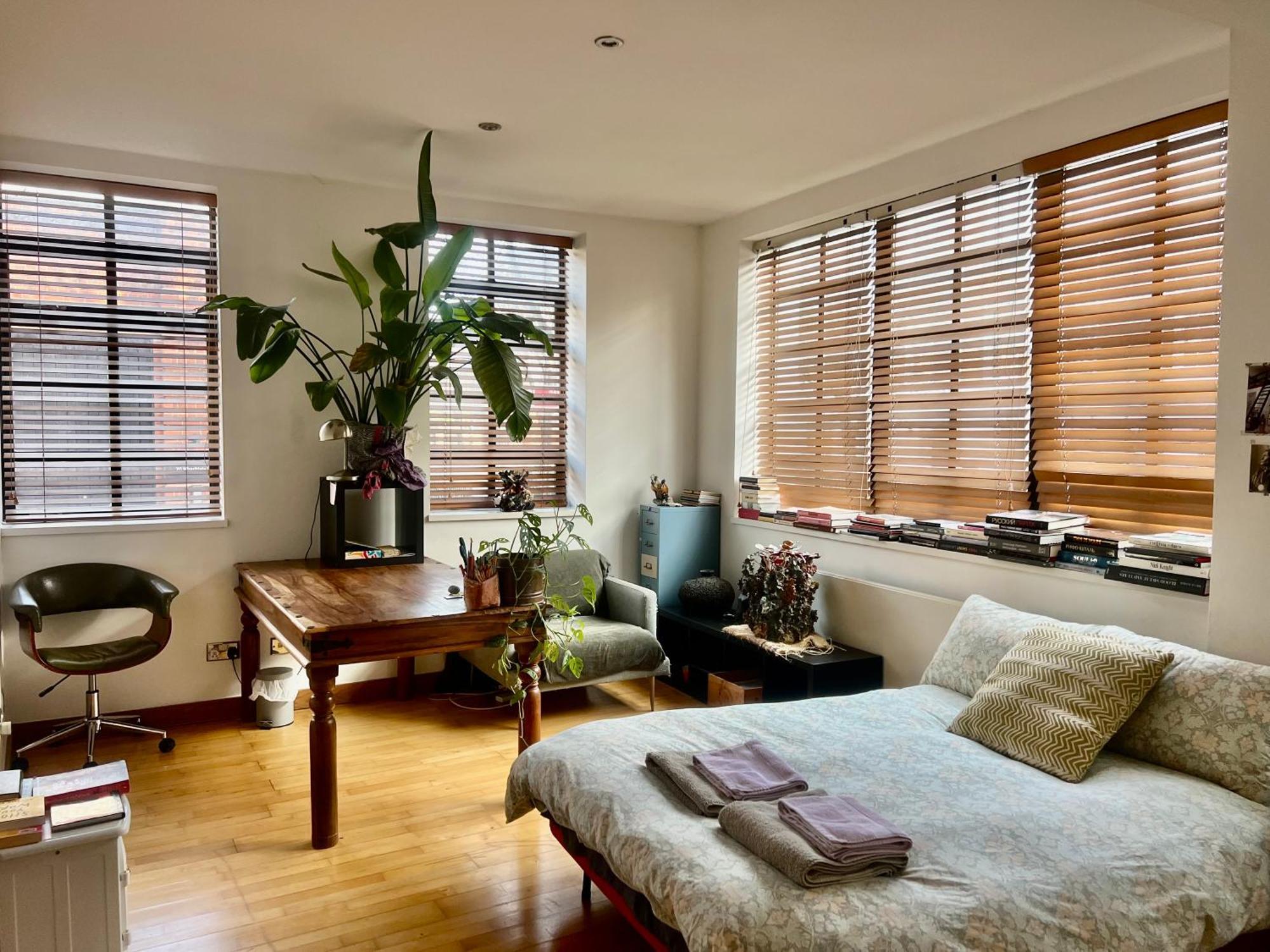 Creative Oasis In The Heart Of Guest house London