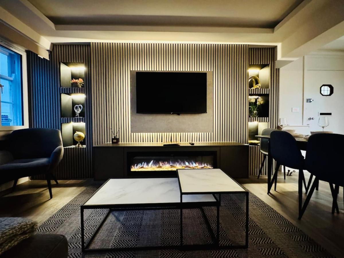 The Luxuries Marylebone Apt, 5 Min From Station! * Londen