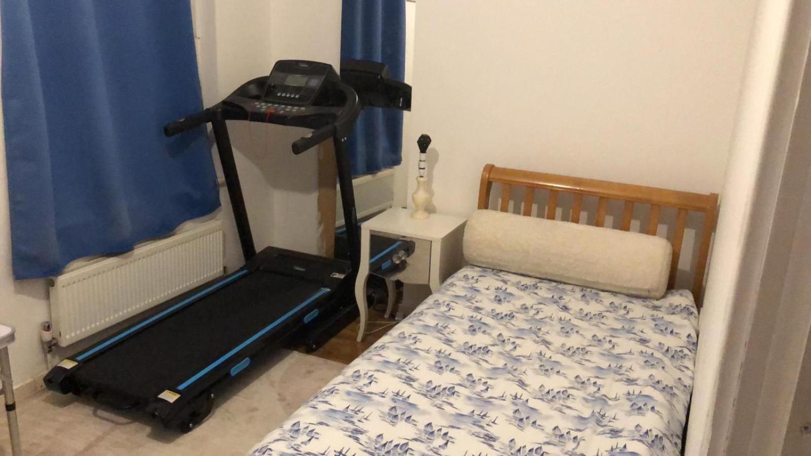 Prime Location - Cosy Room Dedicated Bathroom Accommodatie bij particulieren