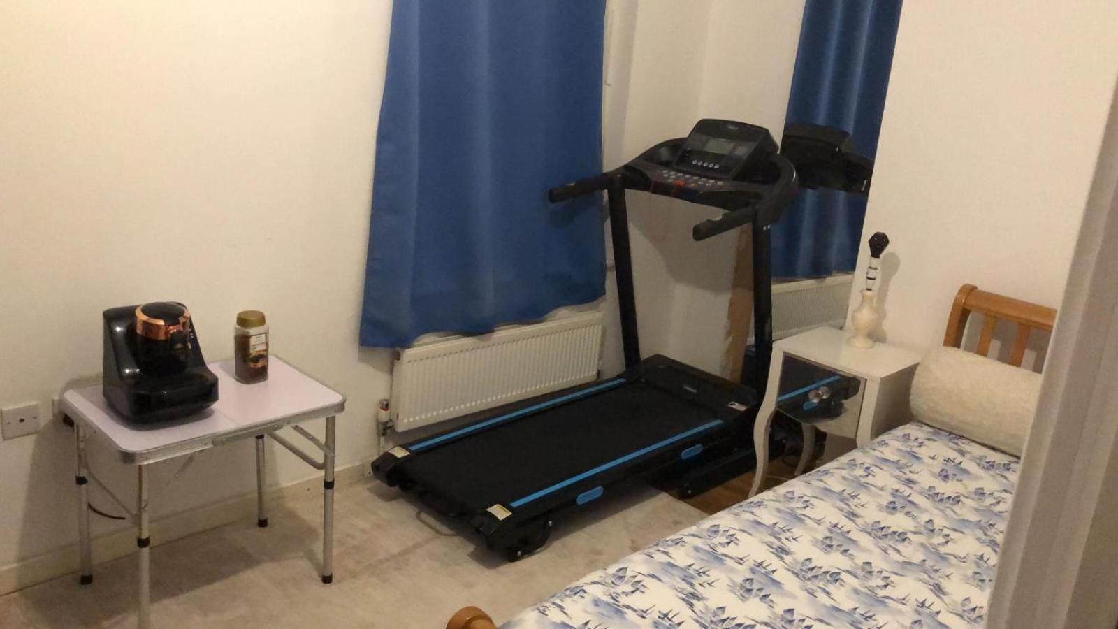 Prime Location - Cosy Room Dedicated Bathroom Accommodatie bij particulieren