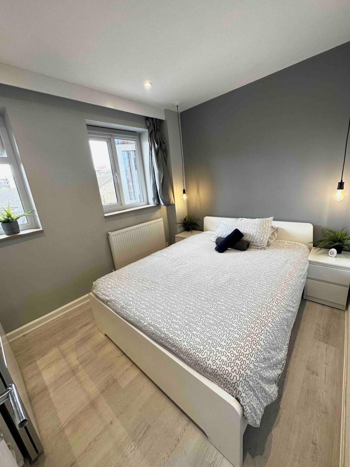 Newly Renovated - 70m2 Modern & Cosy - Balcony * London