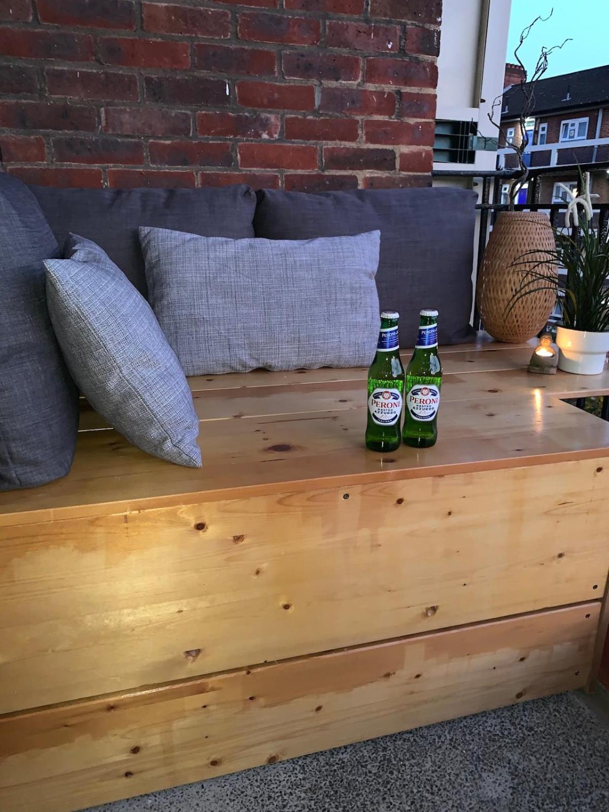 Newly Renovated - 70m2 Modern & Cosy - Balcony Apartment