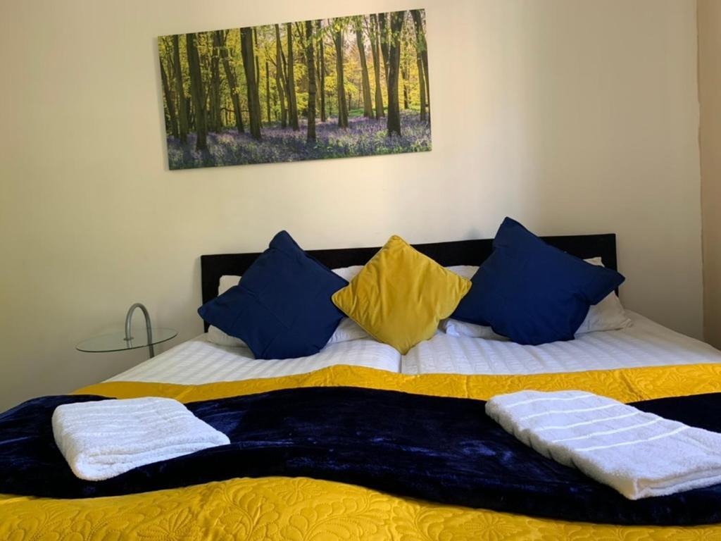 2 Bedrooms Modern Apartment, Full Kitchen, 5 Minutes Tube Station Appartement *