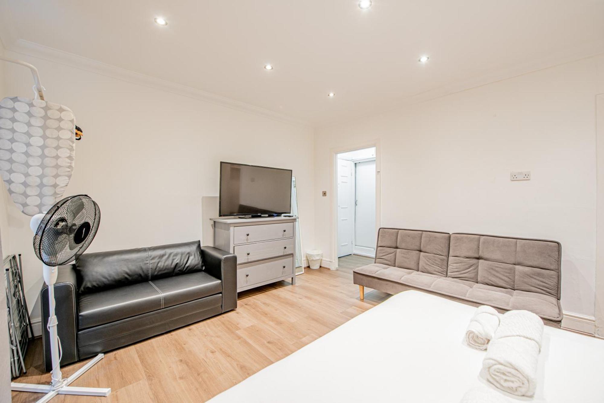 Stylish Elegant Hyde Park Flat Apartment London