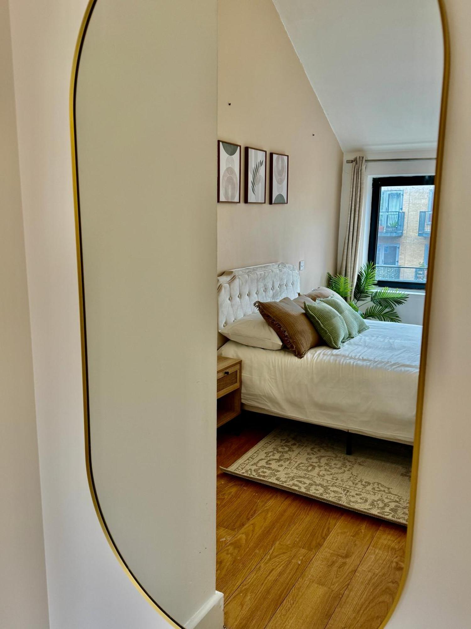 Stunning 1 Bedroom In Wapping - Sleeps 4 And Free Parking!