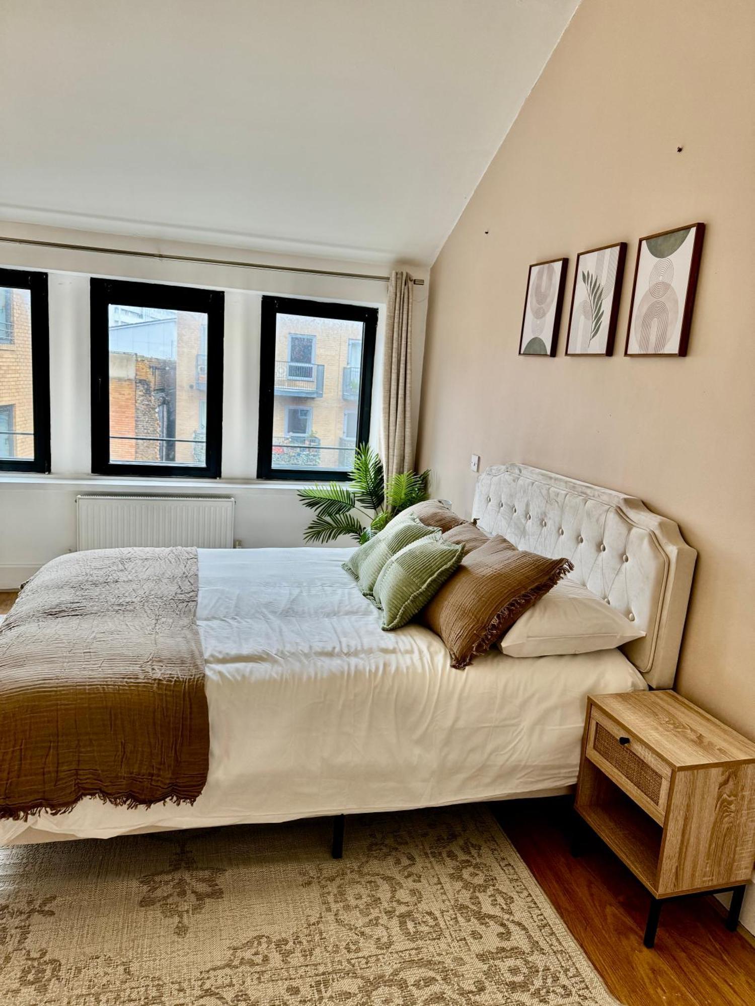 Stunning 1 Bedroom In Wapping - Sleeps 4 And Free Parking! * London