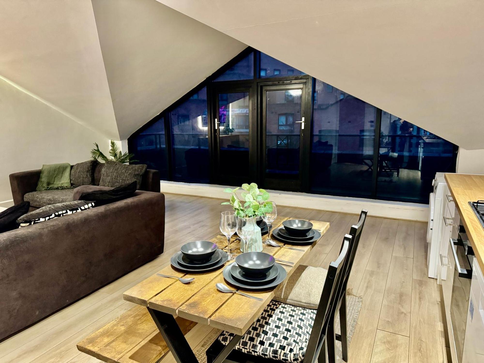 Stunning 1 Bedroom In Wapping - Sleeps 4 And Free Parking! * London
