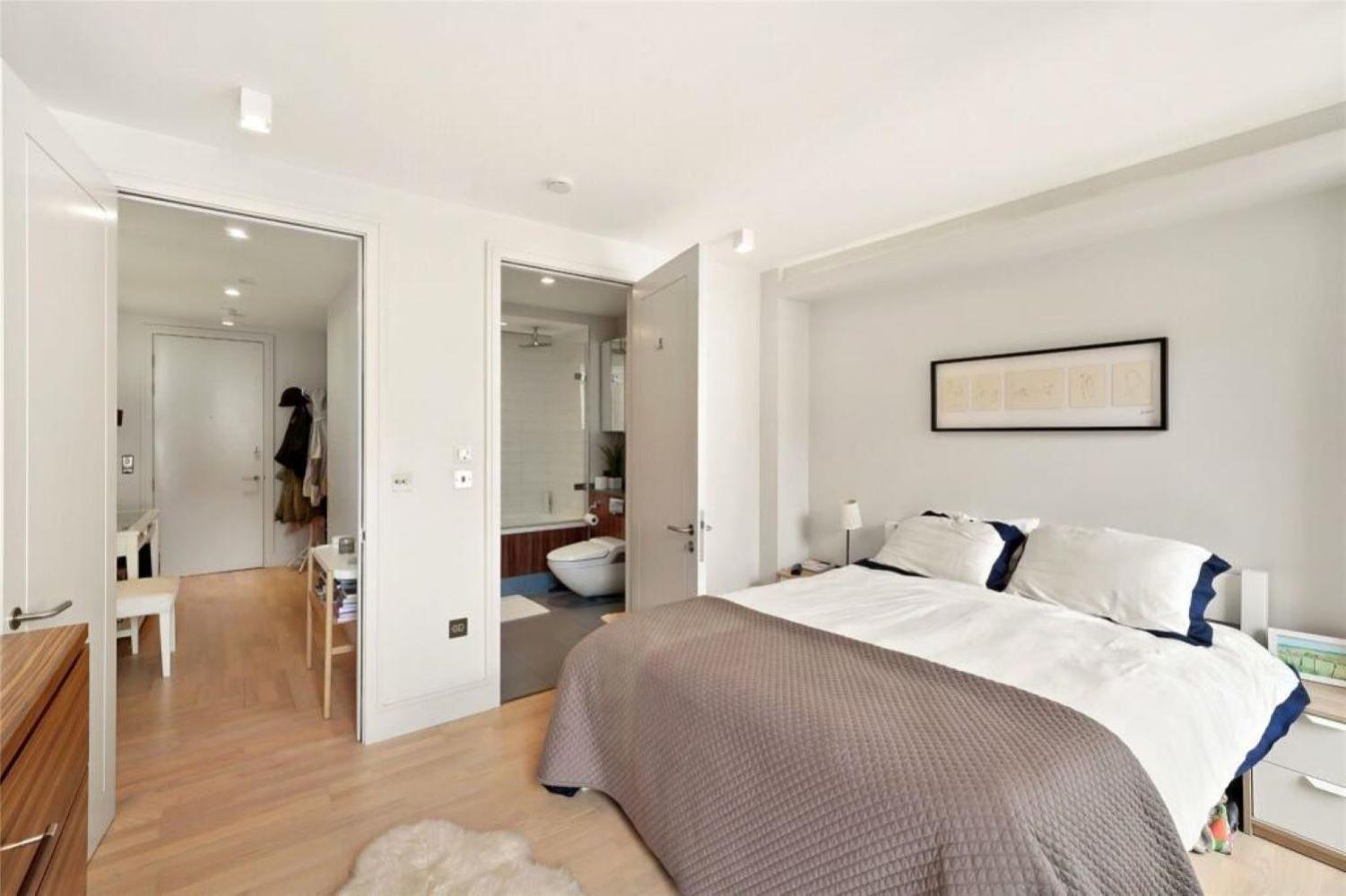 Covent Garden Modern Classic Sleeps 5 Apartment London