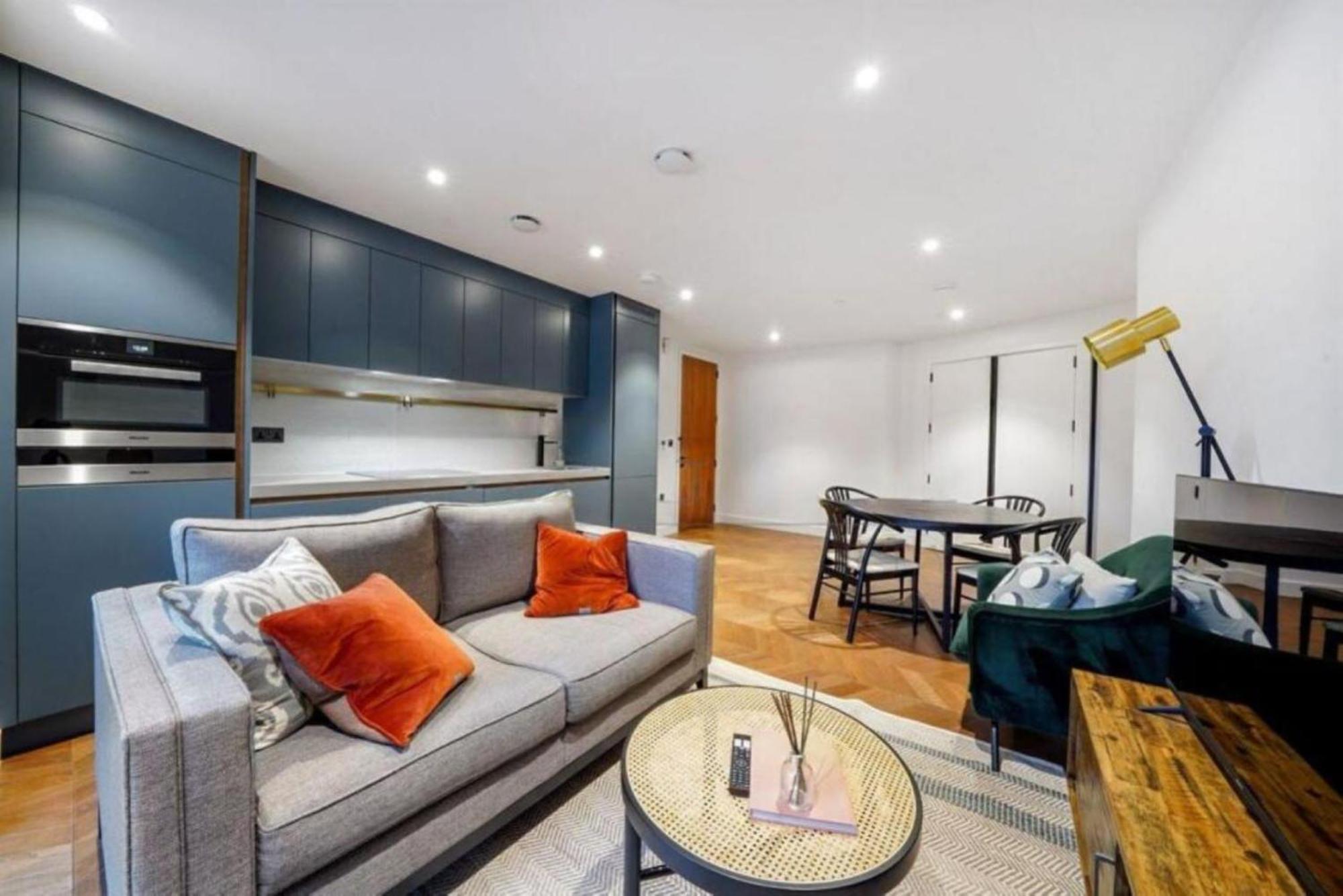 Apartment Modern Chic Leicester Square Covent Garden Sleeps 5