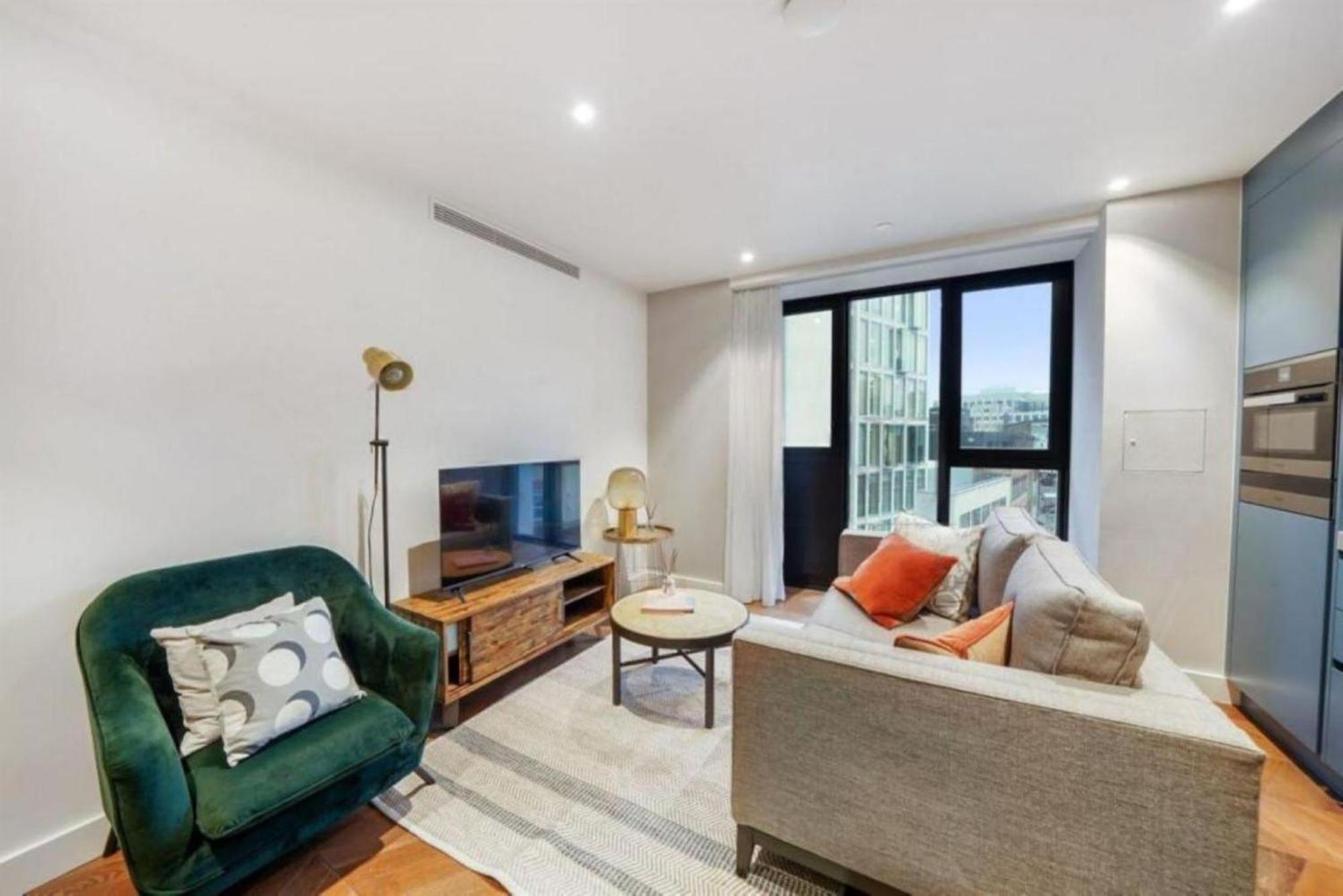 Modern Chic Leicester Square Covent Garden Sleeps 5 Apartment *
