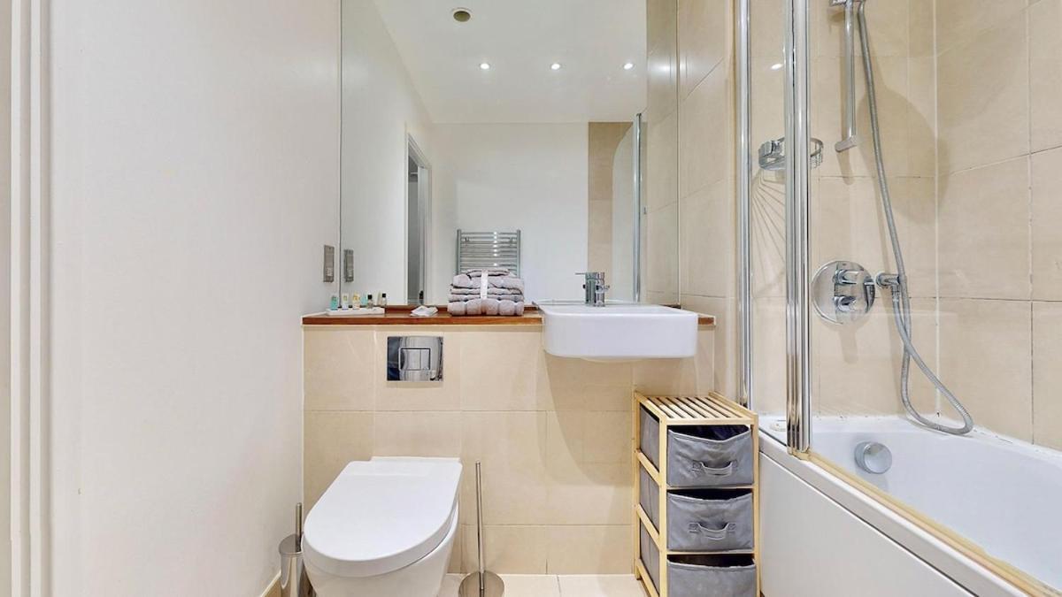 Apartment 10 Mins From Abba Arena With Free Parking *