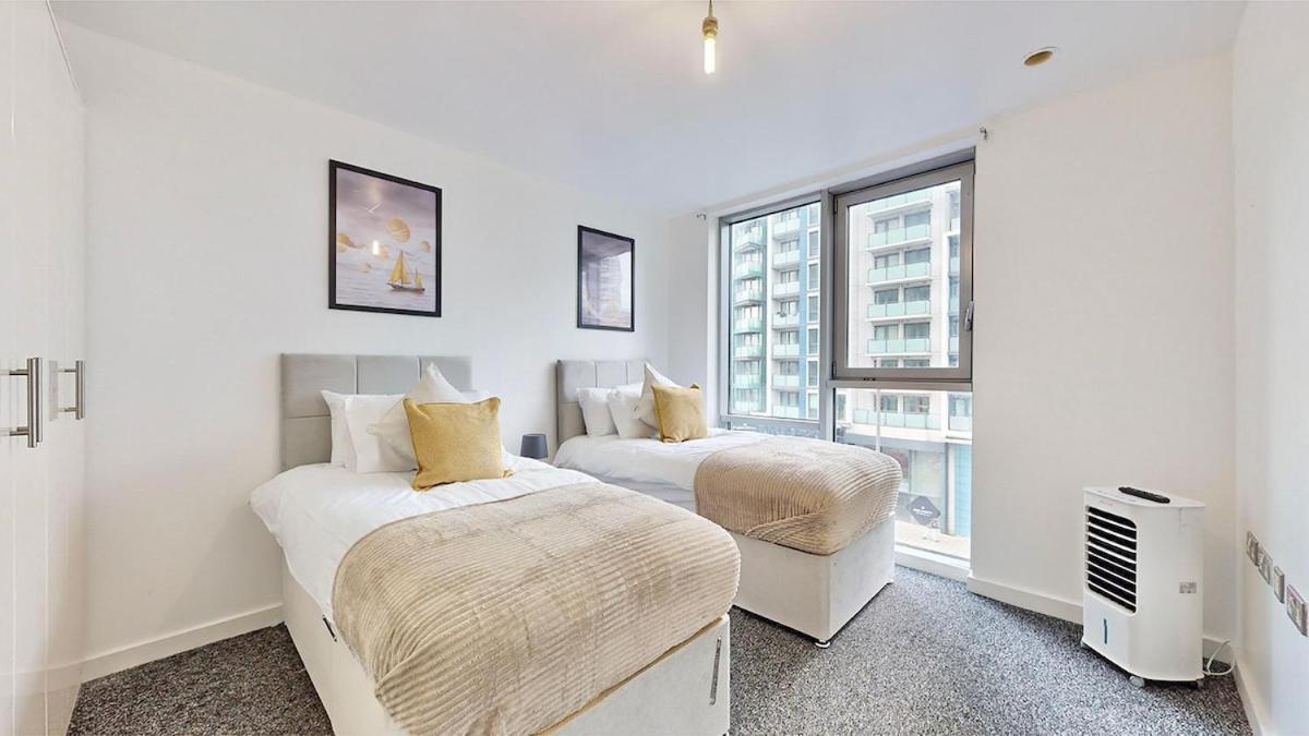 Apartment 10 Mins From Abba Arena With Free Parking London