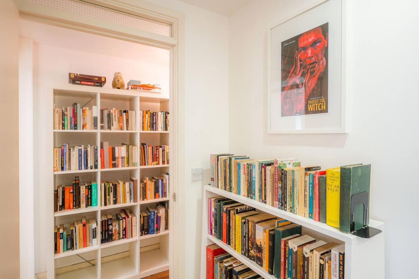 Pass The Keys Modern 2-bed With Private Balcony, Near Dalston Junction Station - Ideal Urban Retreat! Apartment London