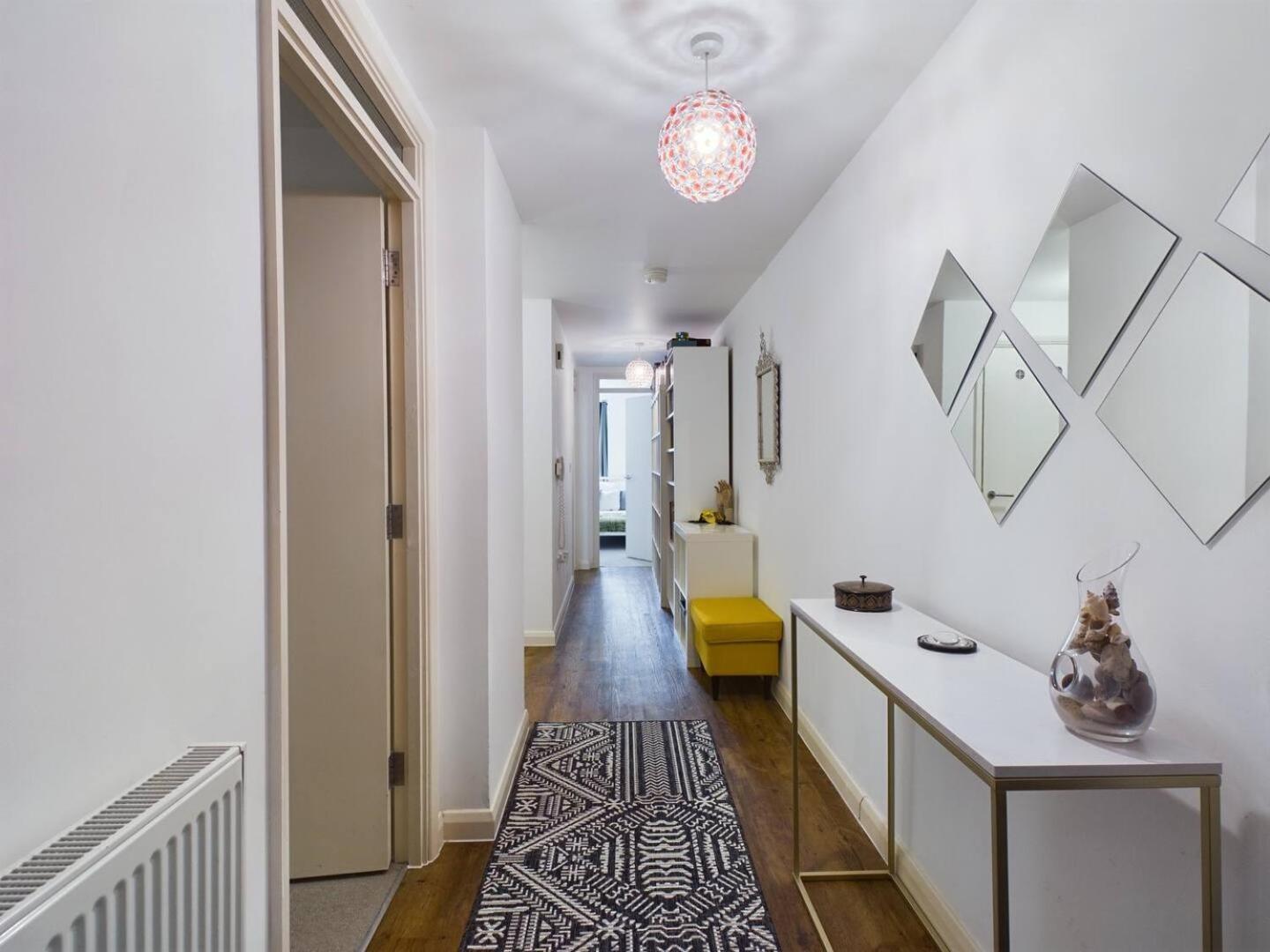 Apartment Pass The Keys Modern 2-bed With Private Balcony, Near Dalston Junction Station - Ideal Urban Retreat! London