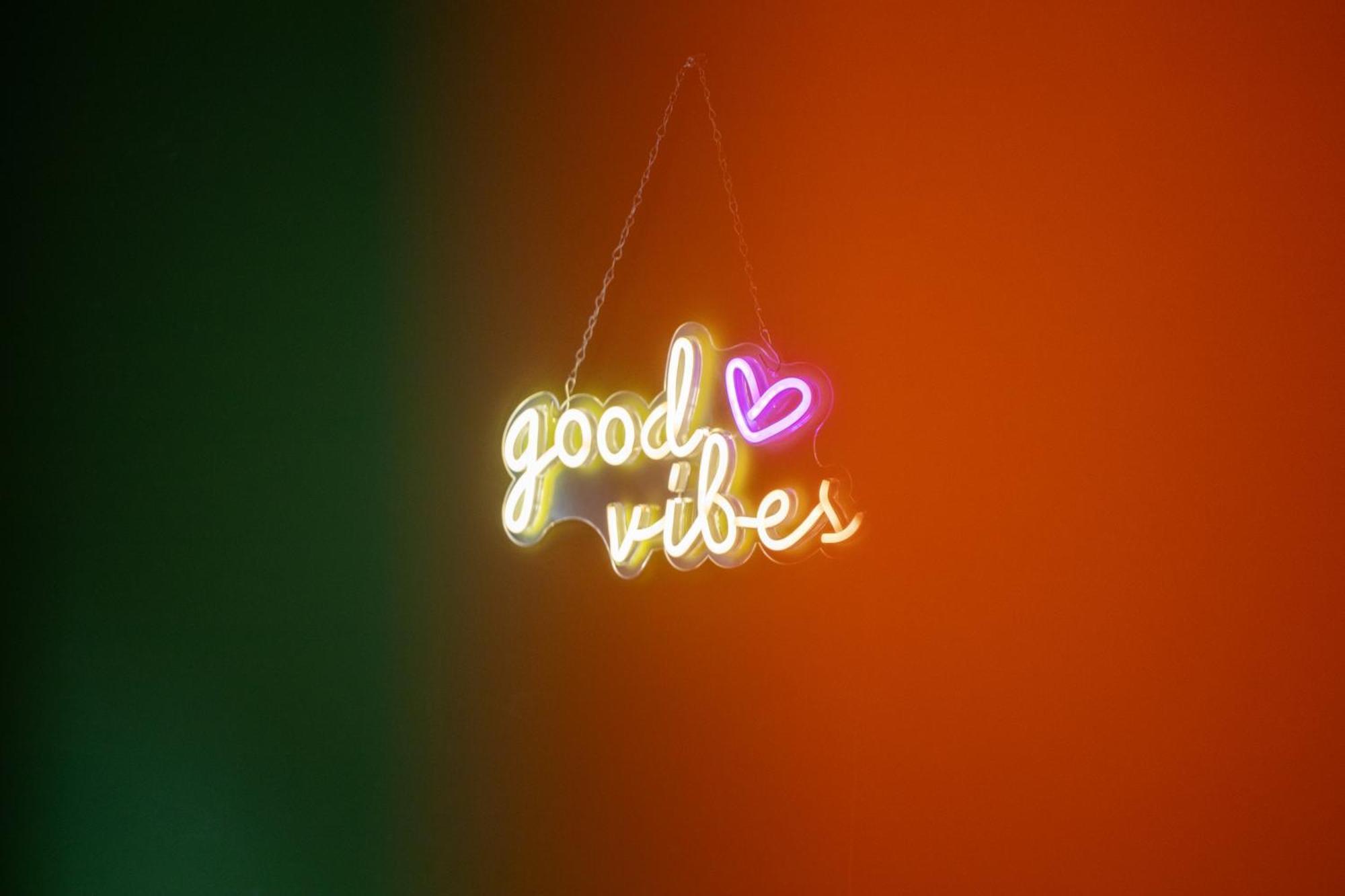 20 Percent Off -Todayonly-Mobilerate Offers-Genius Offers-Londonbridge City Apartment W Free Parking-Wifi-Sleeps7-4Beds-Netflix-Family! * London