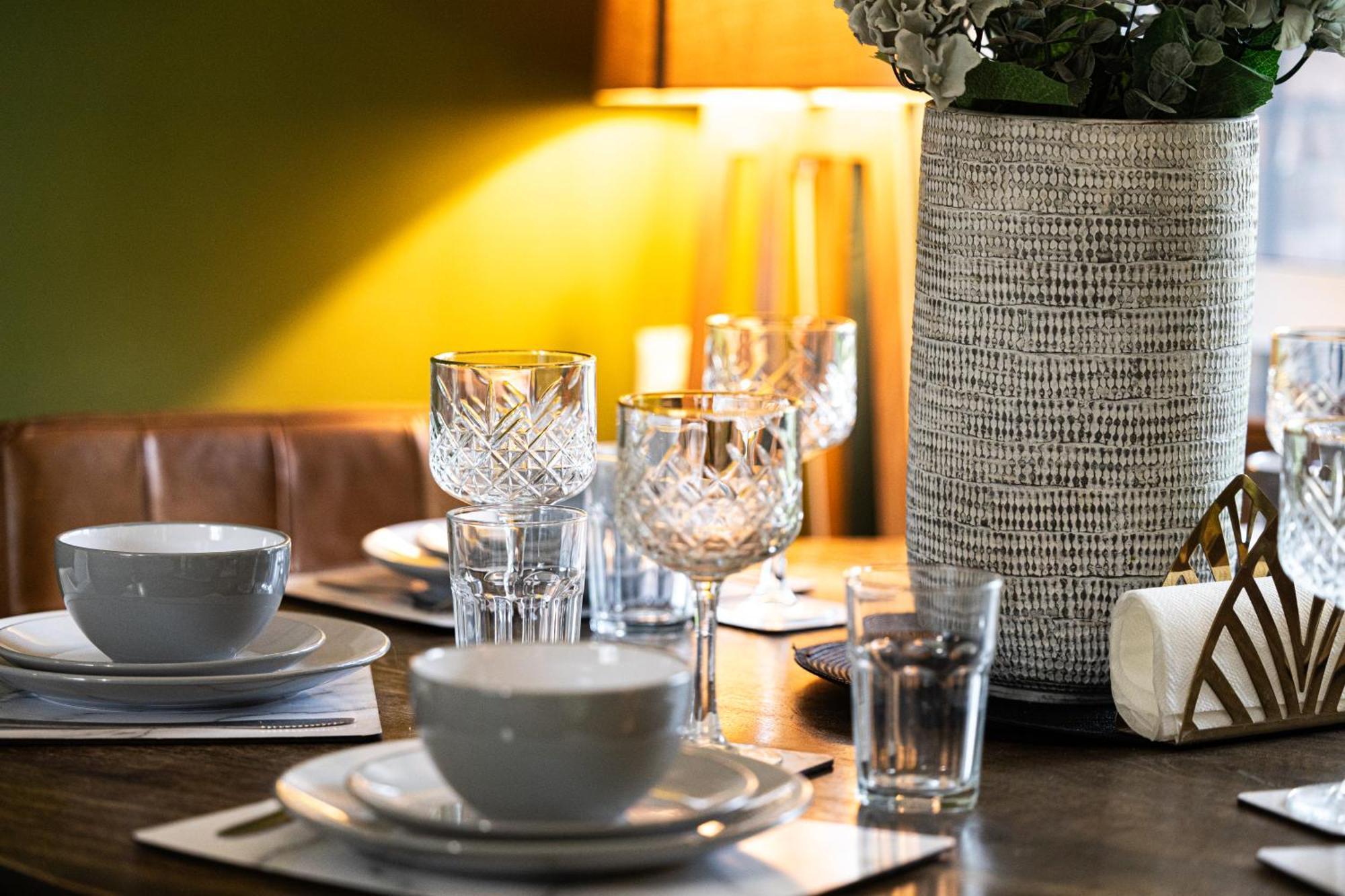 20 Percent Off -Todayonly-Mobilerate Offers-Genius Offers-Londonbridge City Apartment W Free Parking-Wifi-Sleeps7-4Beds-Netflix-Family! Apartment