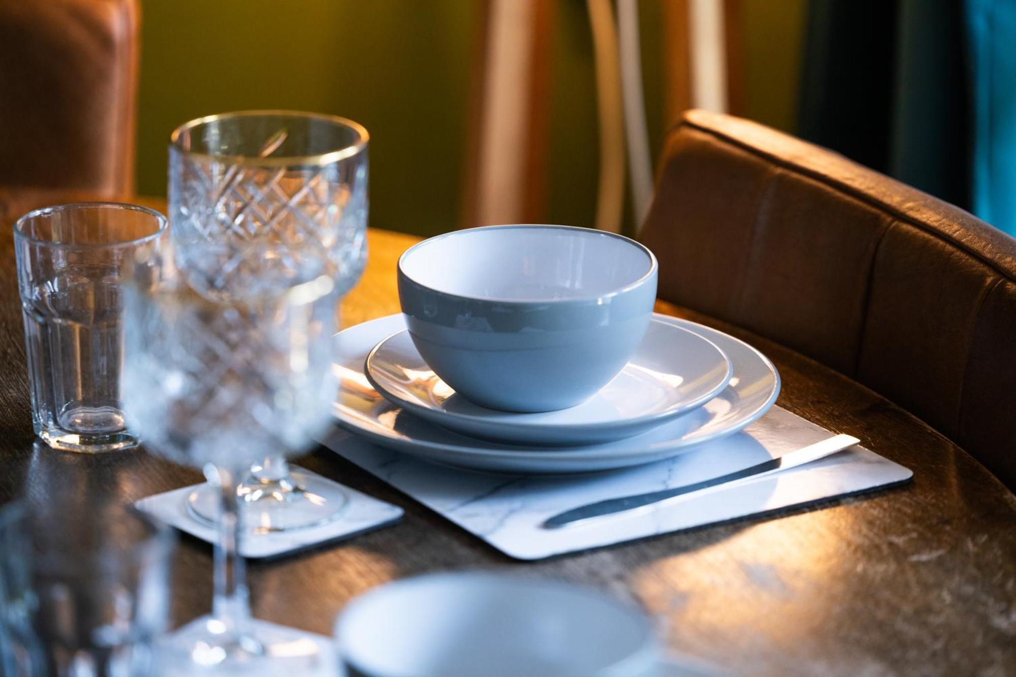 Apartment 20 Percent Off -Todayonly-Mobilerate Offers-Genius Offers-Londonbridge City Apartment W Free Parking-Wifi-Sleeps7-4Beds-Netflix-Family! *