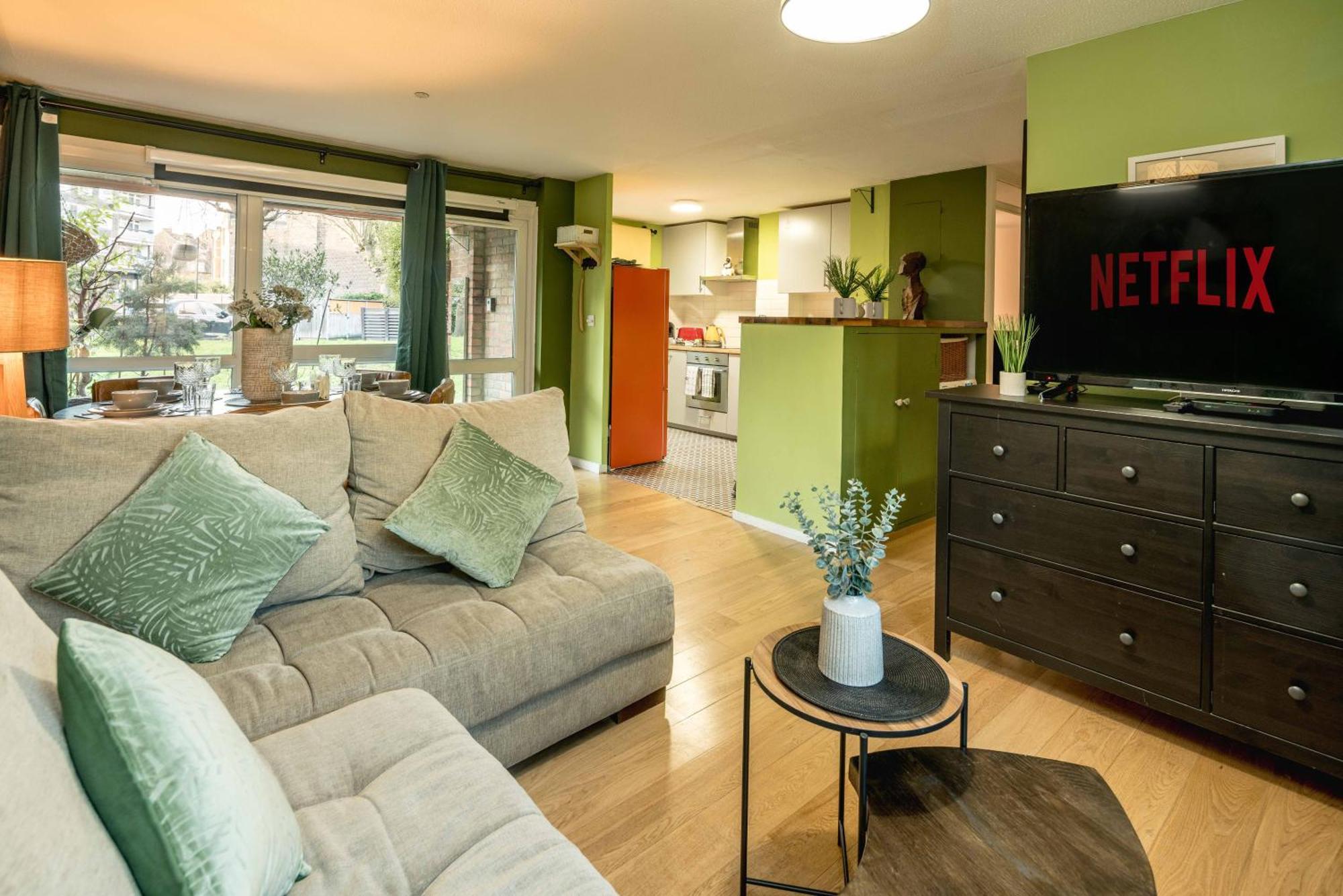 20 Percent Off -Todayonly-Mobilerate Offers-Genius Offers-Londonbridge City Apartment W Free Parking-Wifi-Sleeps7-4Beds-Netflix-Family! London