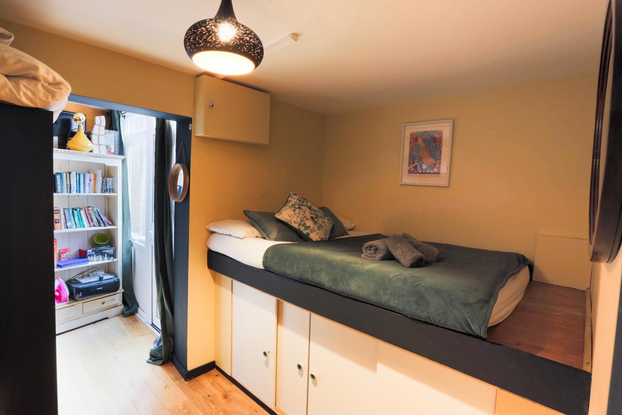20 Percent Off -Todayonly-Mobilerate Offers-Genius Offers-Londonbridge City Apartment W Free Parking-Wifi-Sleeps7-4Beds-Netflix-Family! London