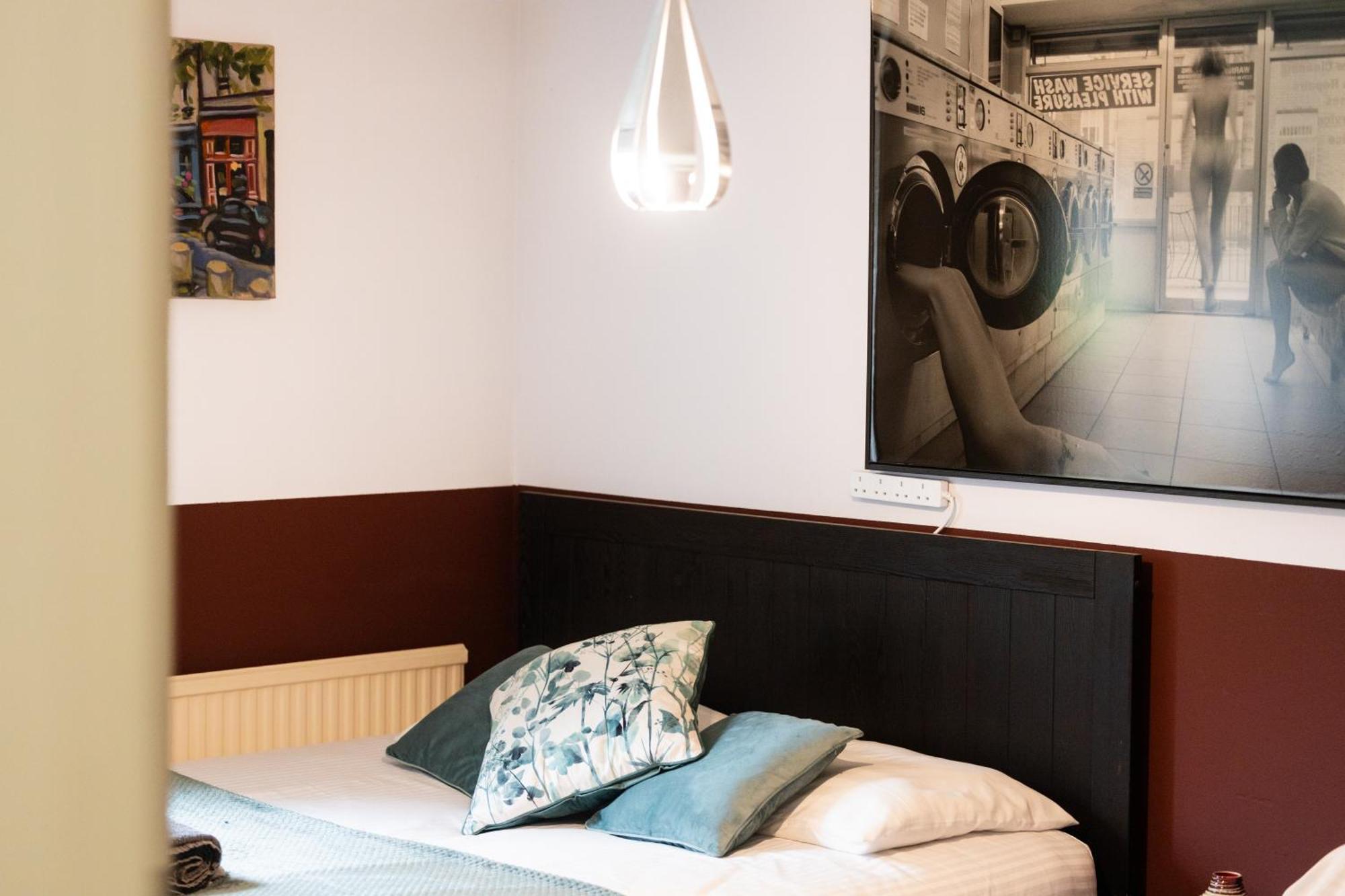 Apartment 20 Percent Off -Todayonly-Mobilerate Offers-Genius Offers-Londonbridge City Apartment W Free Parking-Wifi-Sleeps7-4Beds-Netflix-Family! London