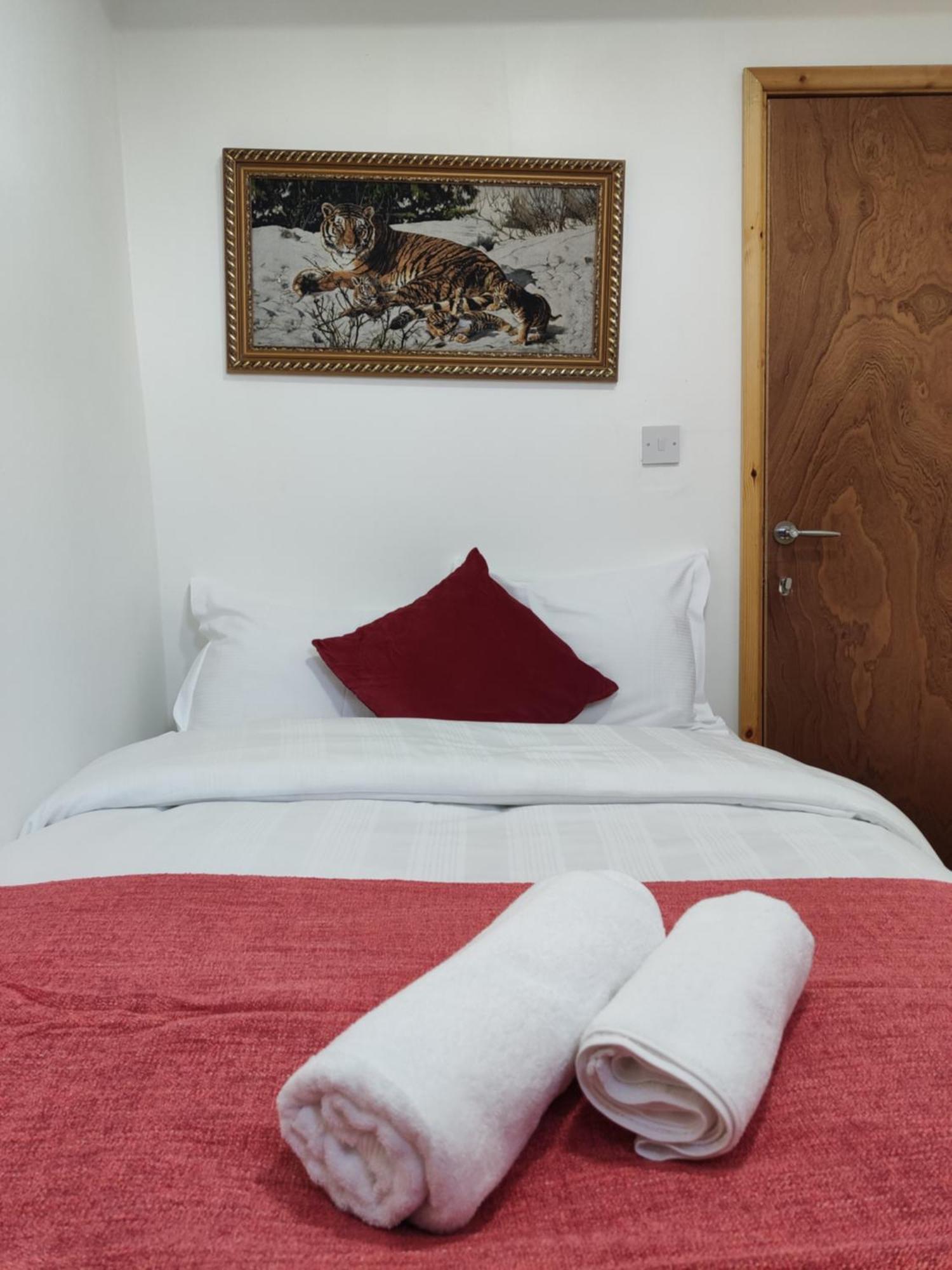 Tower Bridge Roomzzzz Bed and breakfast