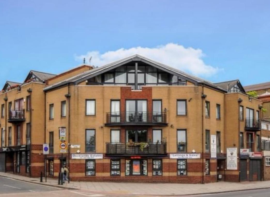Stunning 1 Bedroom In Wapping - Sleeps 4 And Free Parking!