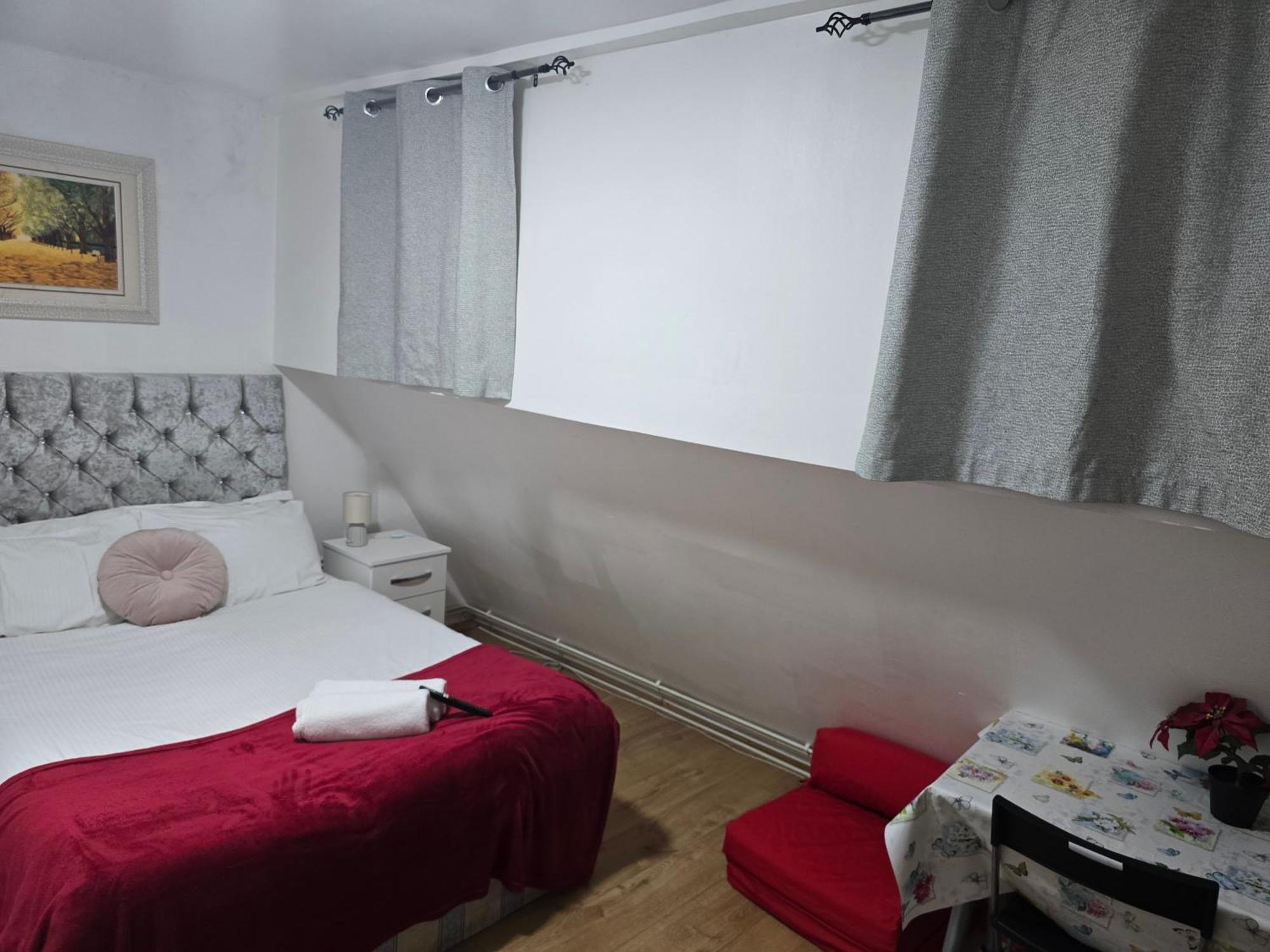Tower Bridge Roomzzzz Bed and breakfast