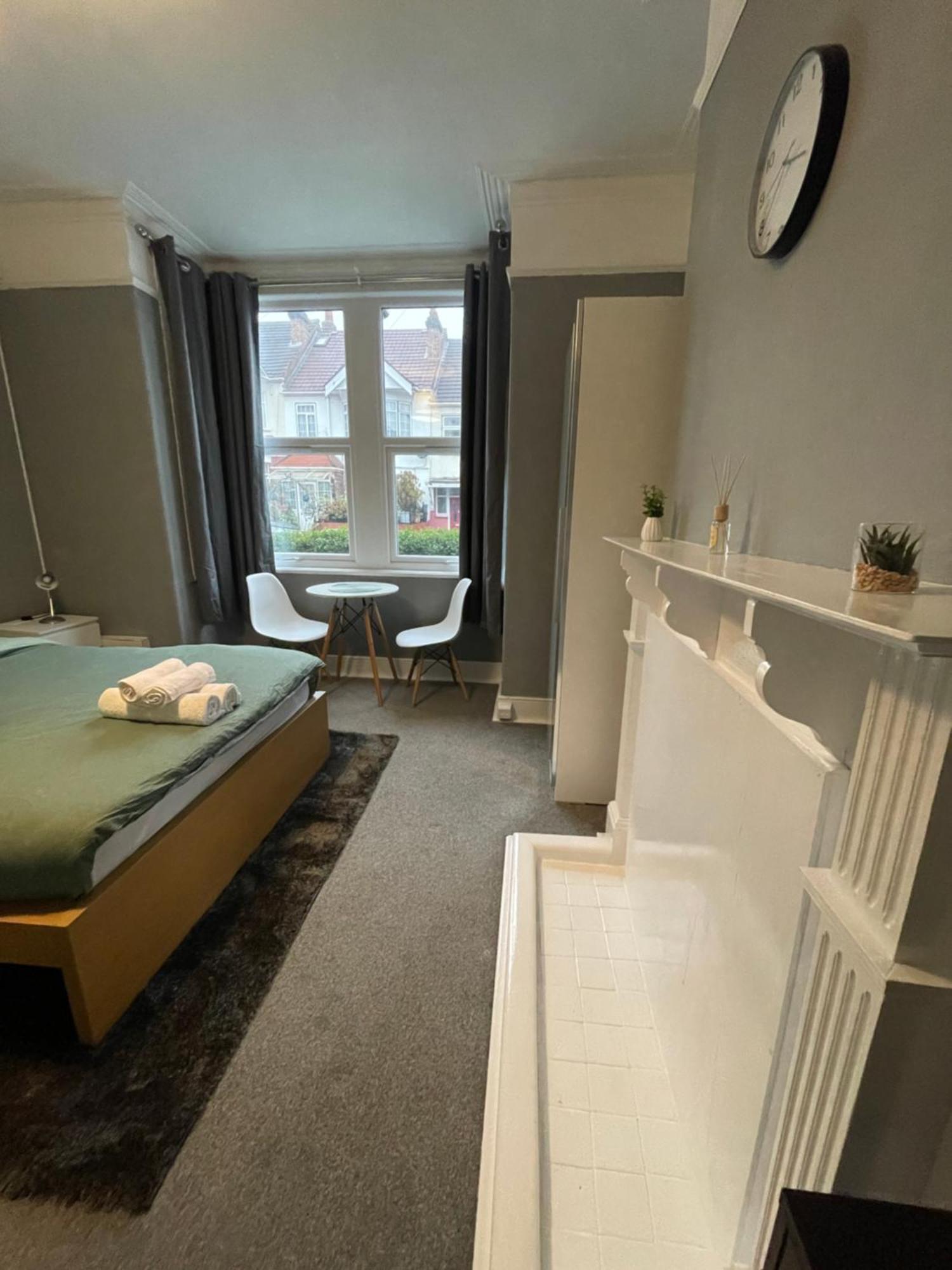 Cosy Double A Stones Throw From Wembley Stadium * Londen
