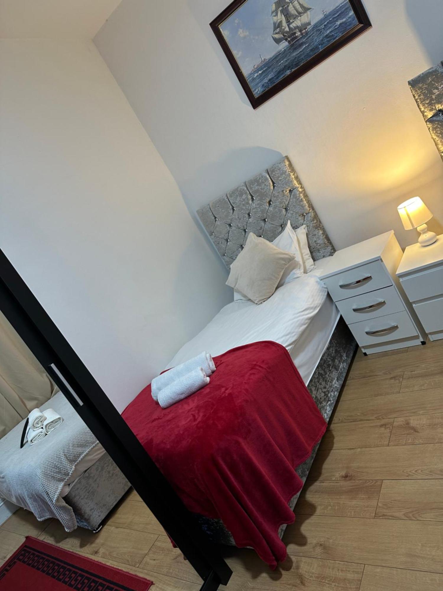 Bed and breakfast Tower Bridge Roomzzzz Londres