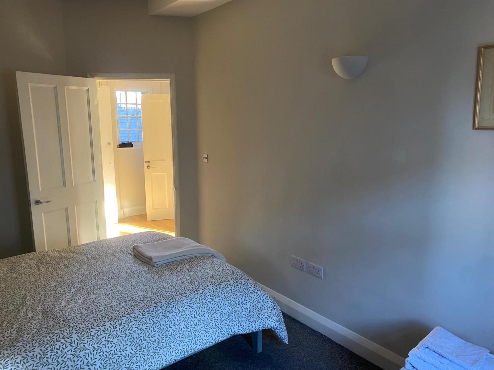 Victorian Building - Sleeps 5 - Pet Friendly Apartamento