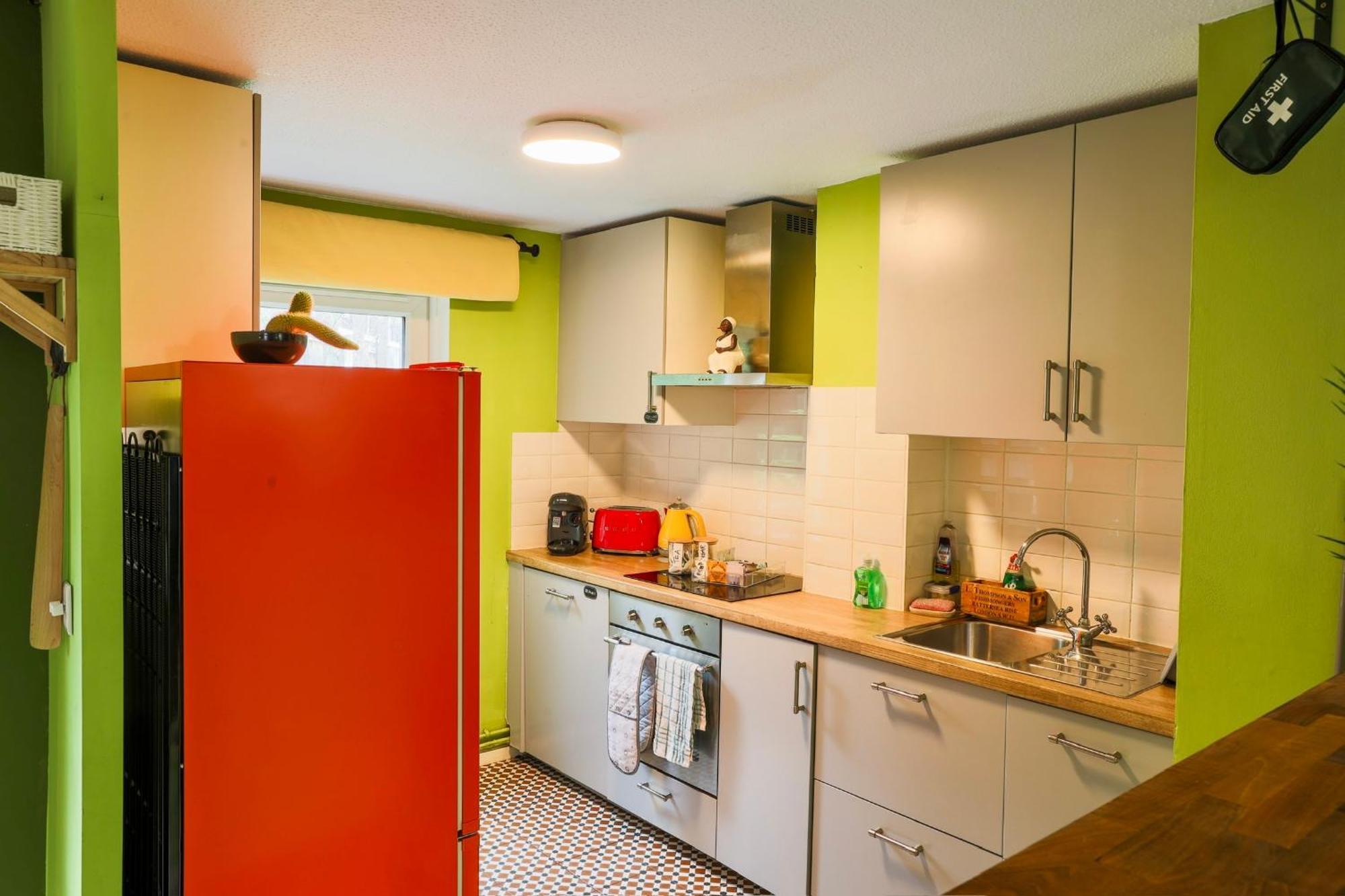 20 Percent Off -Todayonly-Mobilerate Offers-Genius Offers-Londonbridge City Apartment W Free Parking-Wifi-Sleeps7-4Beds-Netflix-Family! *